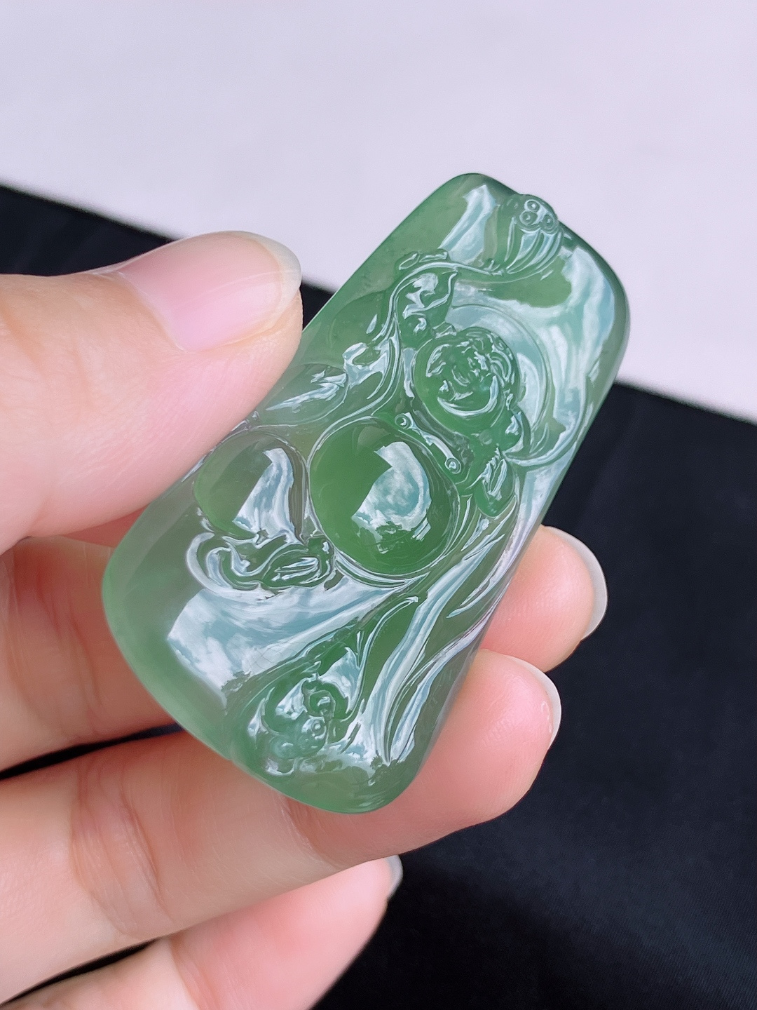 湖水绿佛牌，晶莹剔透，尺寸56.3/28/6/自然光实拍