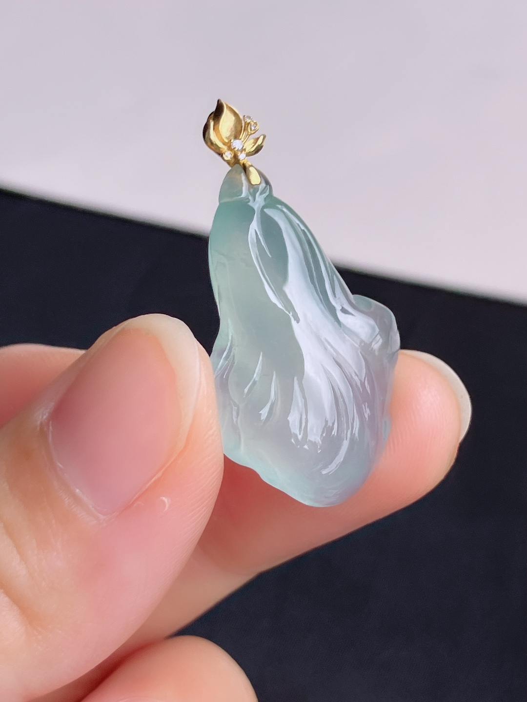 底色玉兰花，晶莹剔透，尺寸35/28.6/18/6.5/自然光实拍