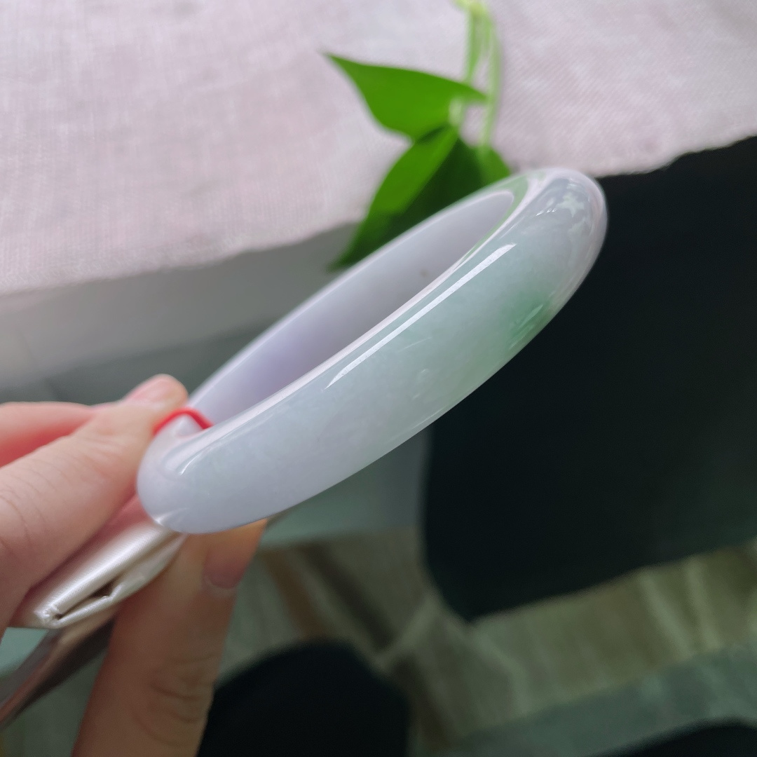 61.5/12.5/10.8，淡紫底正圈，一抹飘花点缀，种老，细润，大圈口，无裂，ss51006a