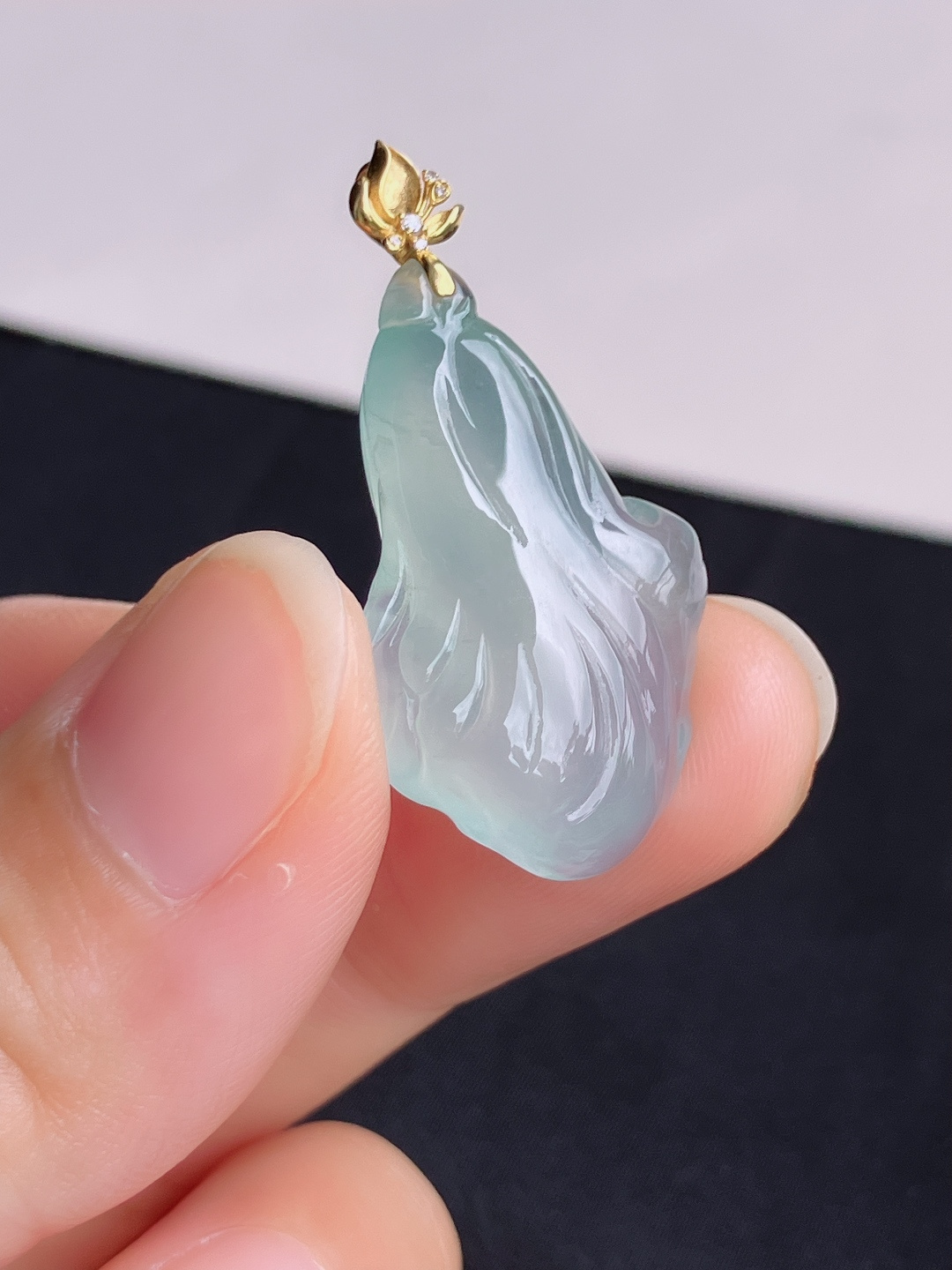 底色玉兰花，晶莹剔透，尺寸35/28.6/18/6.5/自然光实拍