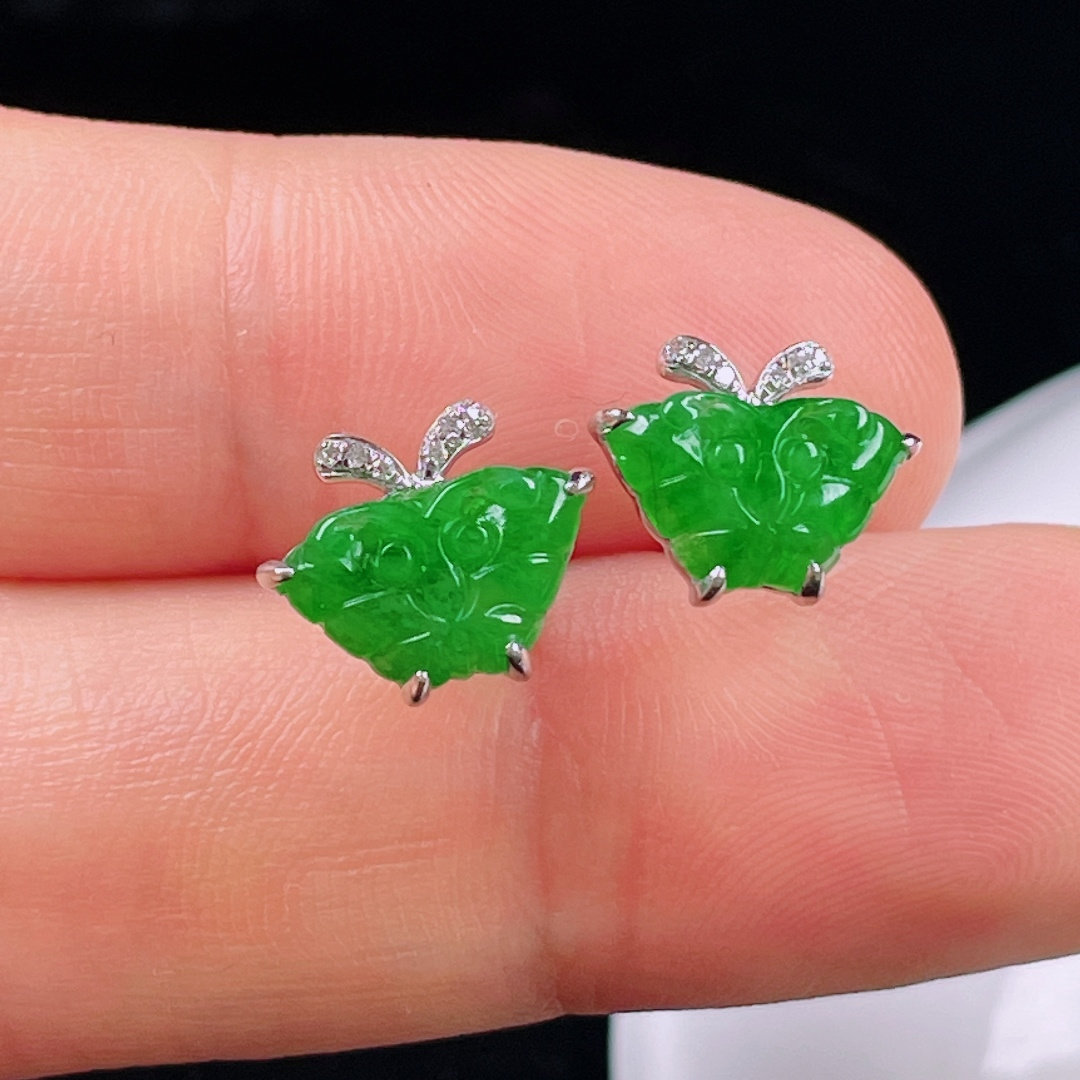️冰绿耳钉，老种起光 ，细底通透，尺寸：9.2/11.5/3mm0704