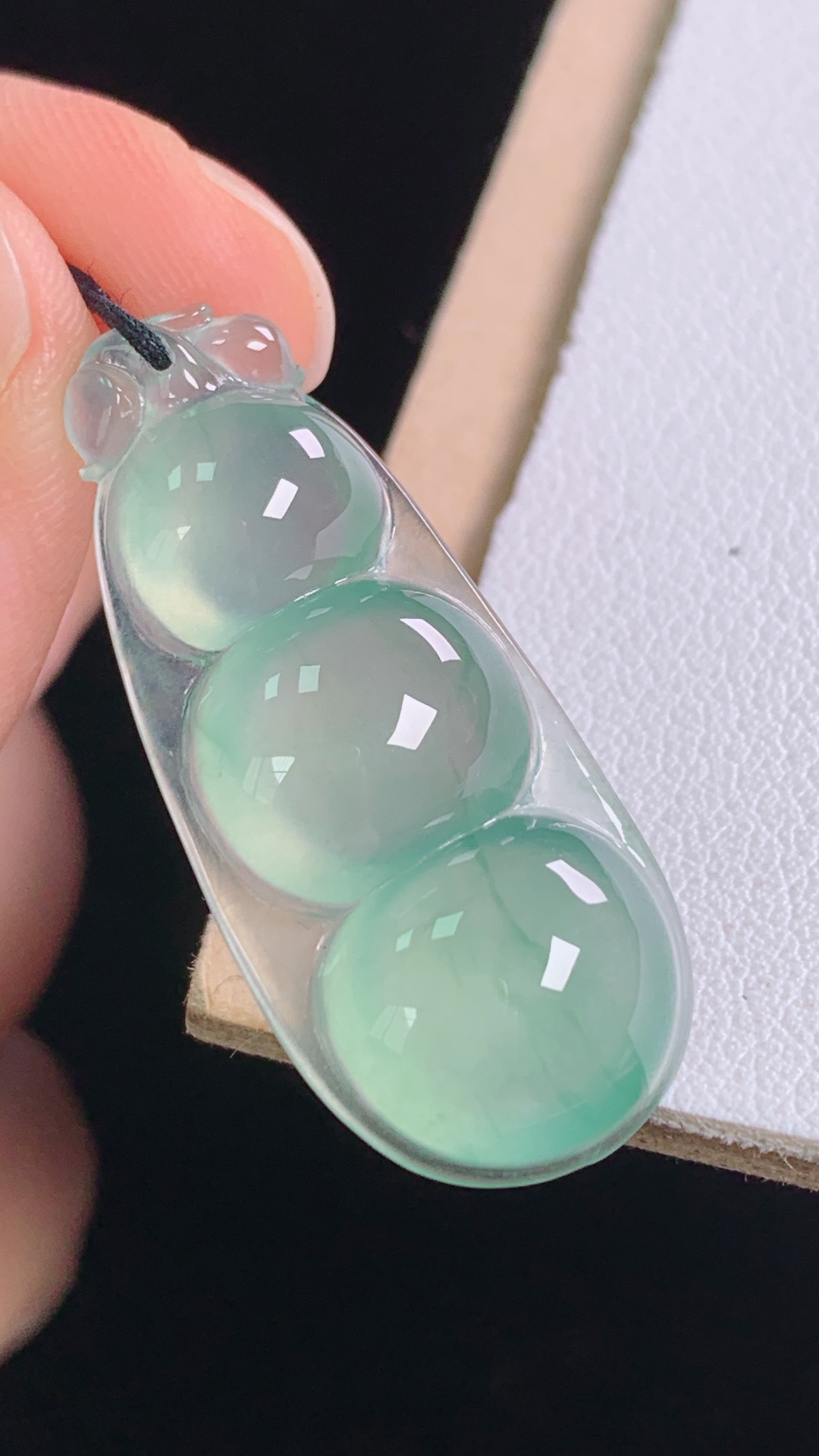 ️冰晴四季豆种色兼备，清透起光，无裂，尺寸:31.5-13.5-5.3mm 1