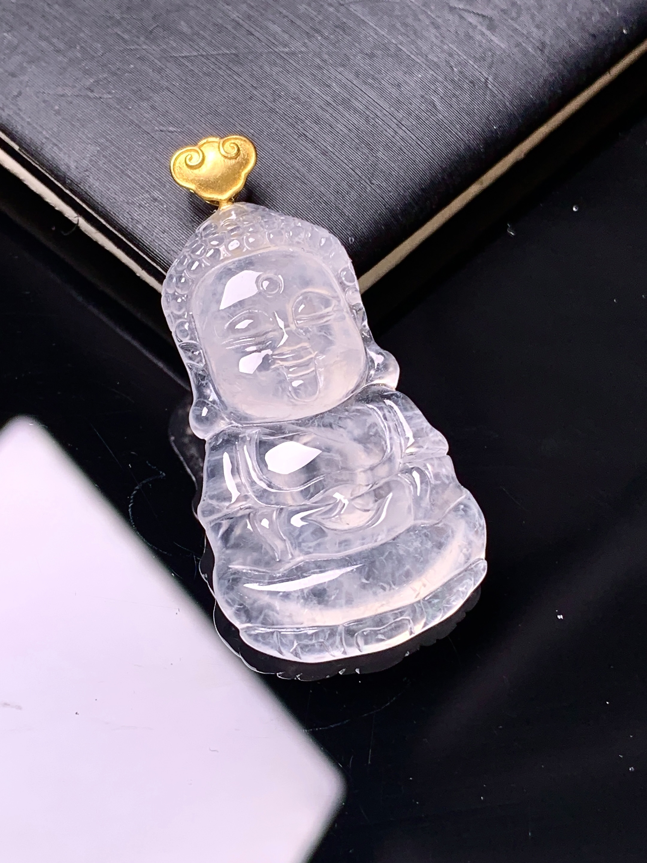 18k金镶嵌冰种宝宝佛公吊坠 玉质细腻 色泽艳丽清新 整体尺寸35.7*18*5.2 y2