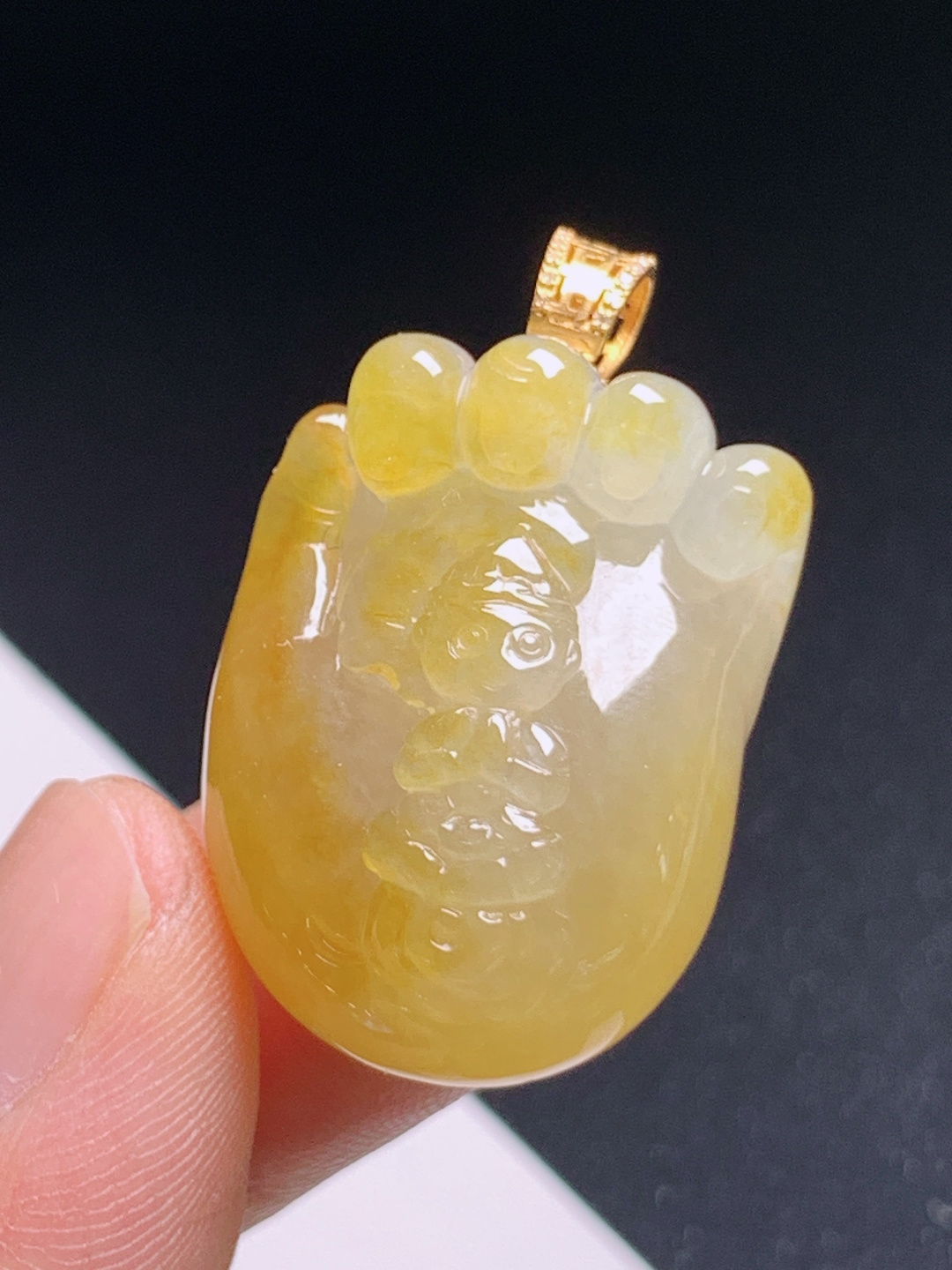 黄翡悟空佛脚吊坠，色泽温润雕工精巧，知足安康 530702