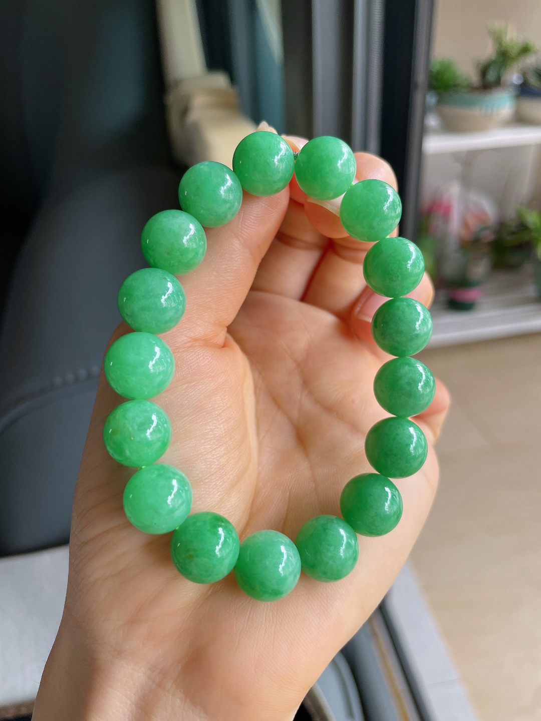 ️，缅甸天然翡翠A货，冰满绿手串，尺寸：12mm。【编3484】