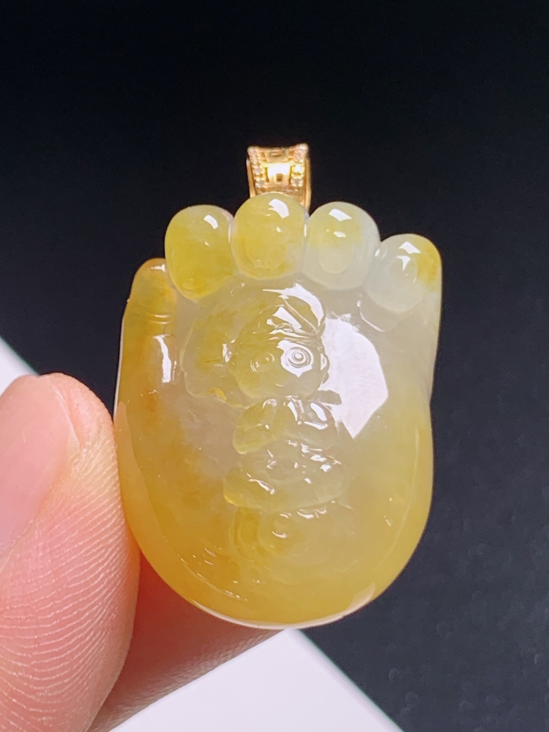 黄翡悟空佛脚吊坠，色泽温润雕工精巧，知足安康 530702
