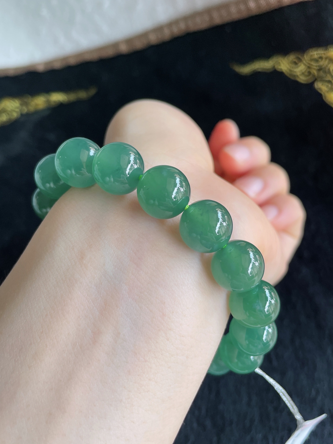 ️天然翡翠A货，冰蓝水手串，尺寸：11.8mm。【编3332】