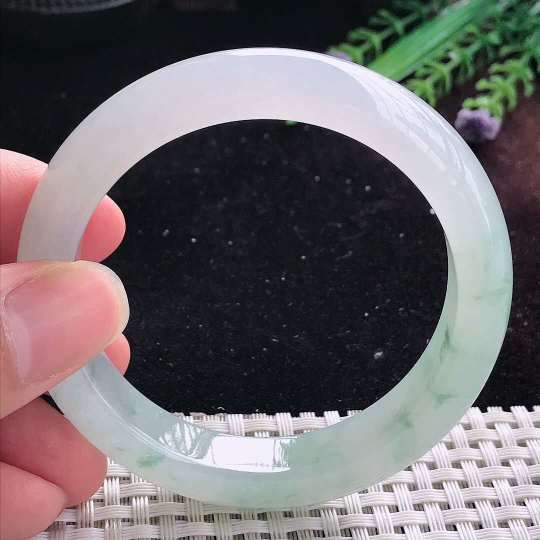 实拍A货翡翠54.5/12/8.5老坑冰透起胶冰飘花手镯平安镯美人镯
