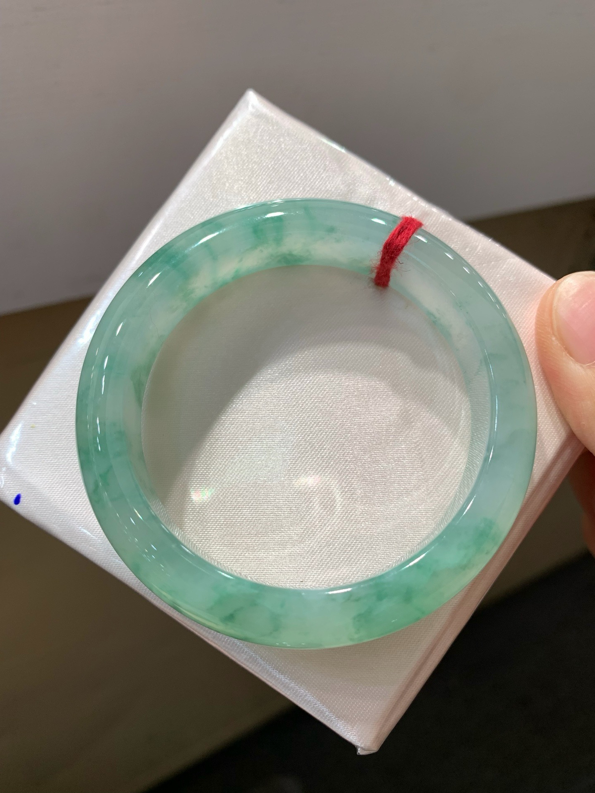 尺寸51.8/12.57/8.1，冰种飘花手镯
冰透水润 清新甜美