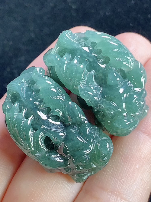 蓝水貔貅一对，无裂，尺寸32.7-17.2-12.6，30.5-17.6-13.6mm，Q05cdg