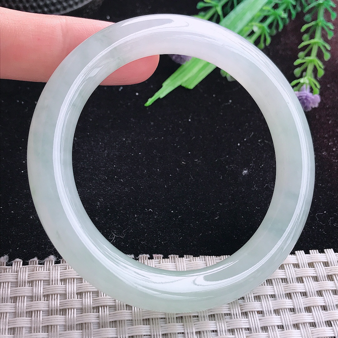 实拍A货翡翠55.5/10.3/10.2老坑冰透起胶冰飘花圆条手镯平安镯美人镯