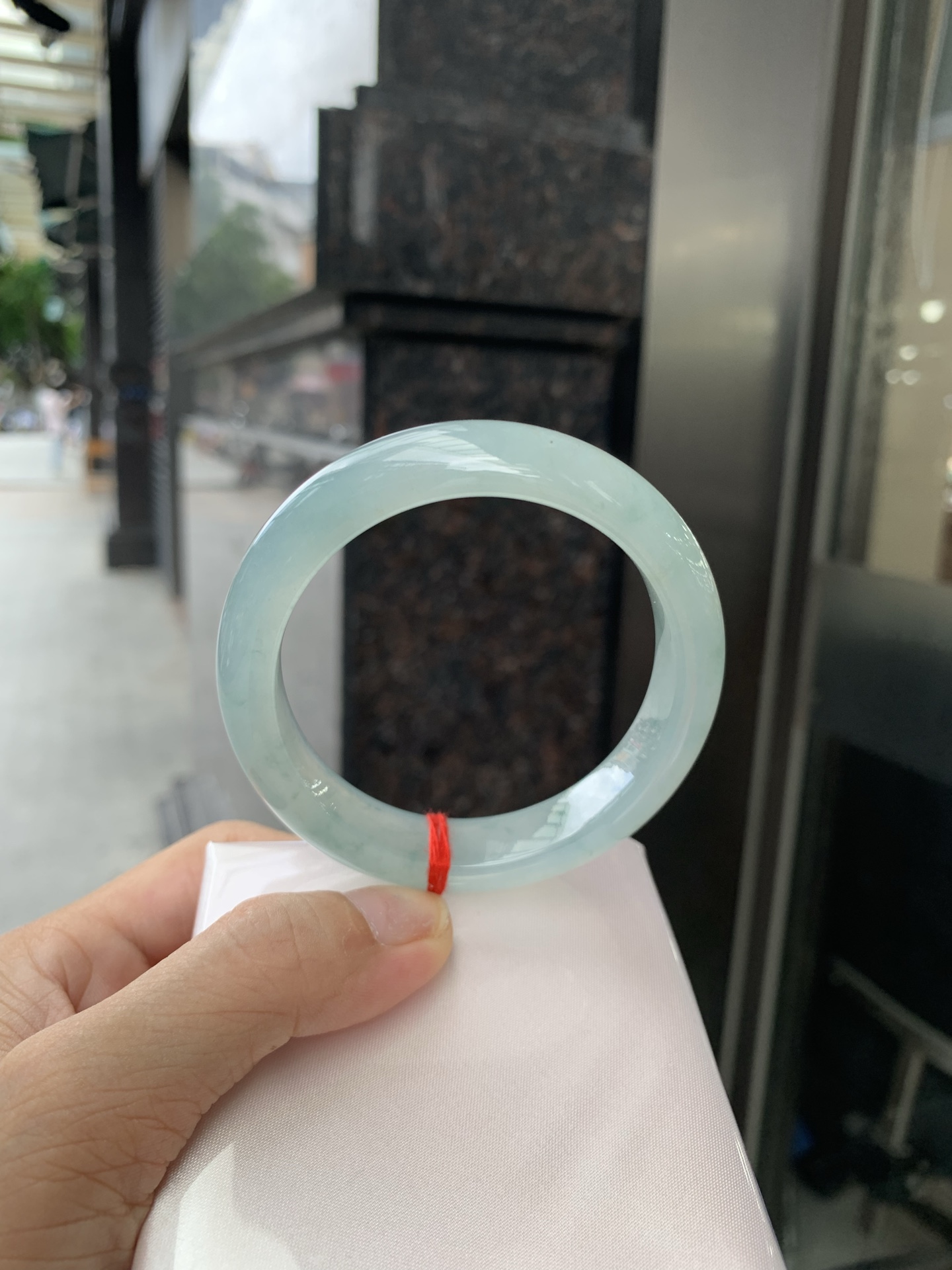 冰蓝飘花正圈 0705-N1157 打灯棉线，底妆冰润细腻，碎花灵动像是被风吹散的蓝墨水，恰似春夜星河落入腕间🪸