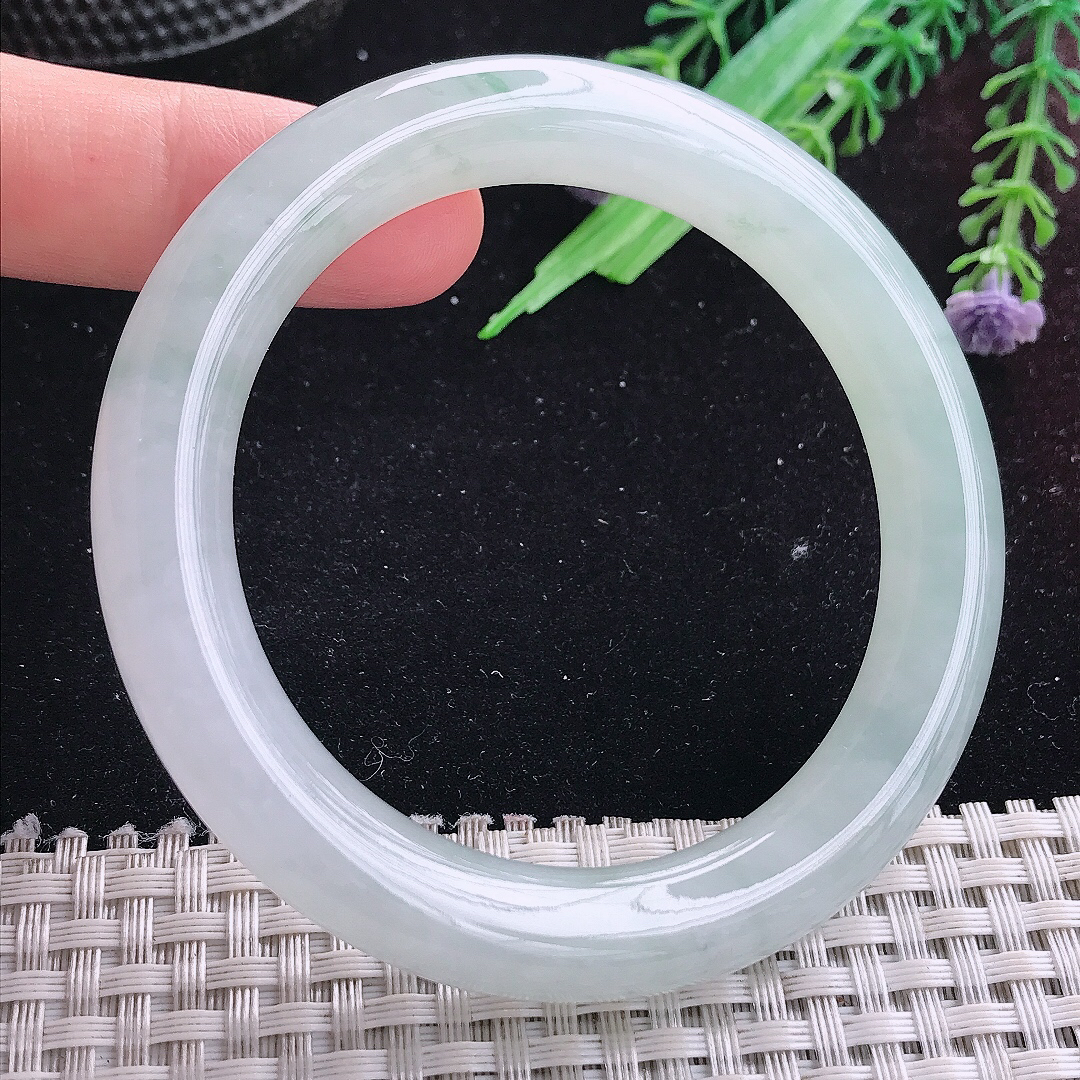 实拍A货翡翠55.5/10.3/10.2老坑冰透起胶冰飘花圆条手镯平安镯美人镯