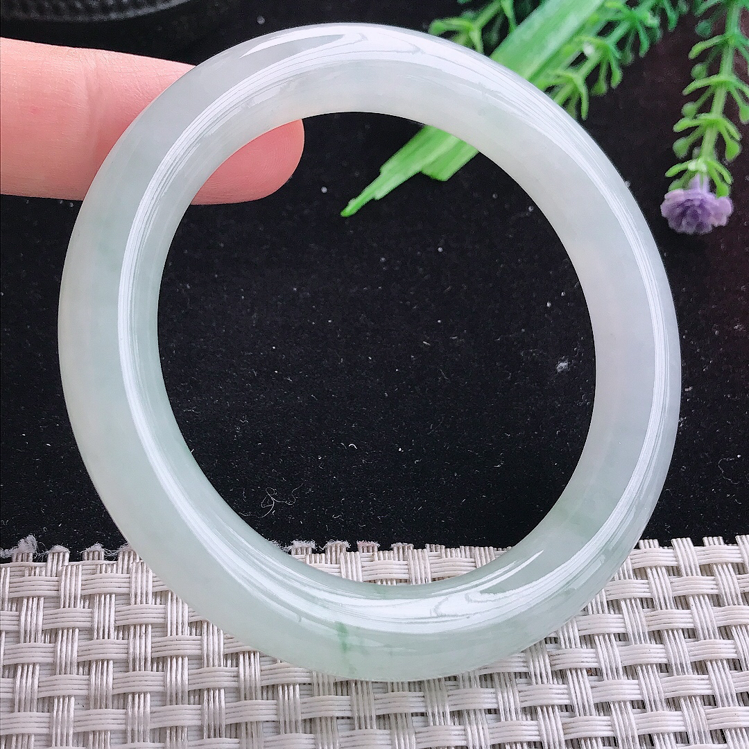 实拍A货翡翠55.5/10.3/10.2老坑冰透起胶冰飘花圆条手镯平安镯美人镯