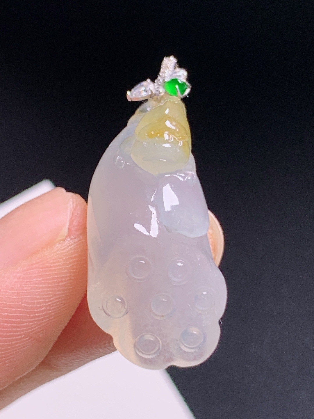 冰黄翡莲蓬吊坠，黄韵柔和颗粒饱满，多子多福 530702