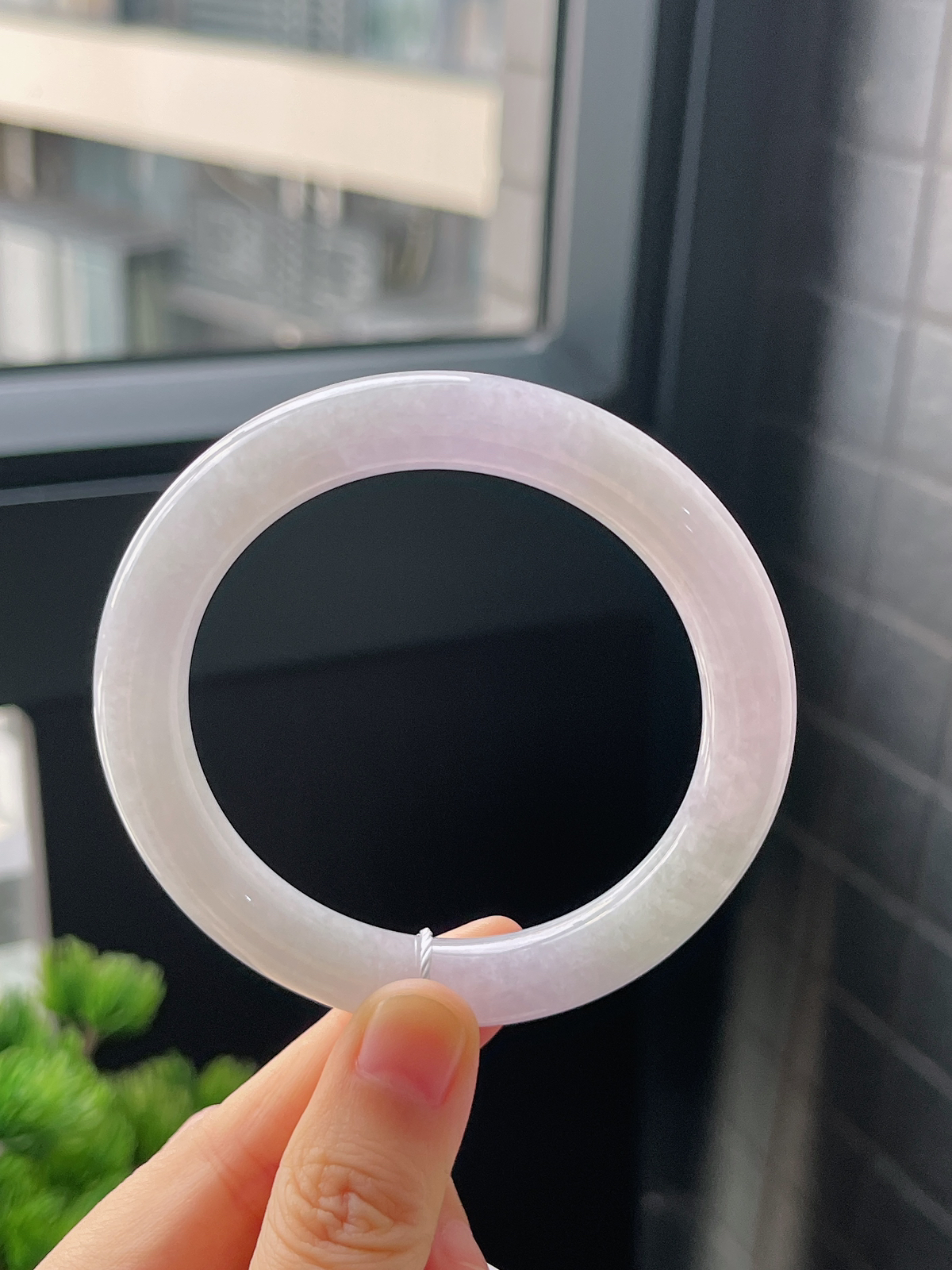 圆镯55圈口，翡翠糯化种淡紫色手镯