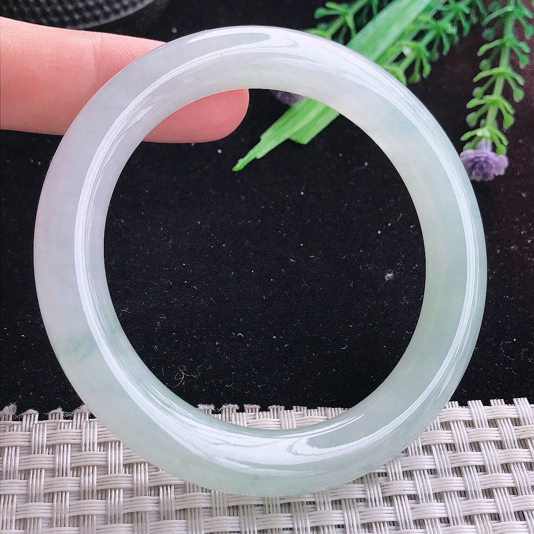 实拍A货翡翠55.5/10.3/10.2老坑冰透起胶冰飘花圆条手镯平安镯美人镯