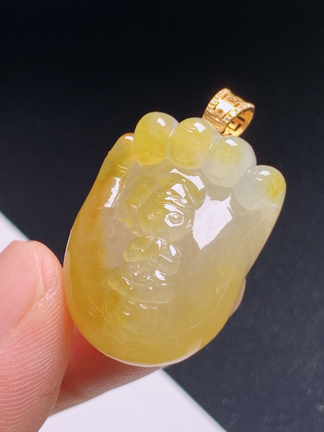 黄翡悟空佛脚吊坠，色泽温润雕工精巧，知足安康 530702