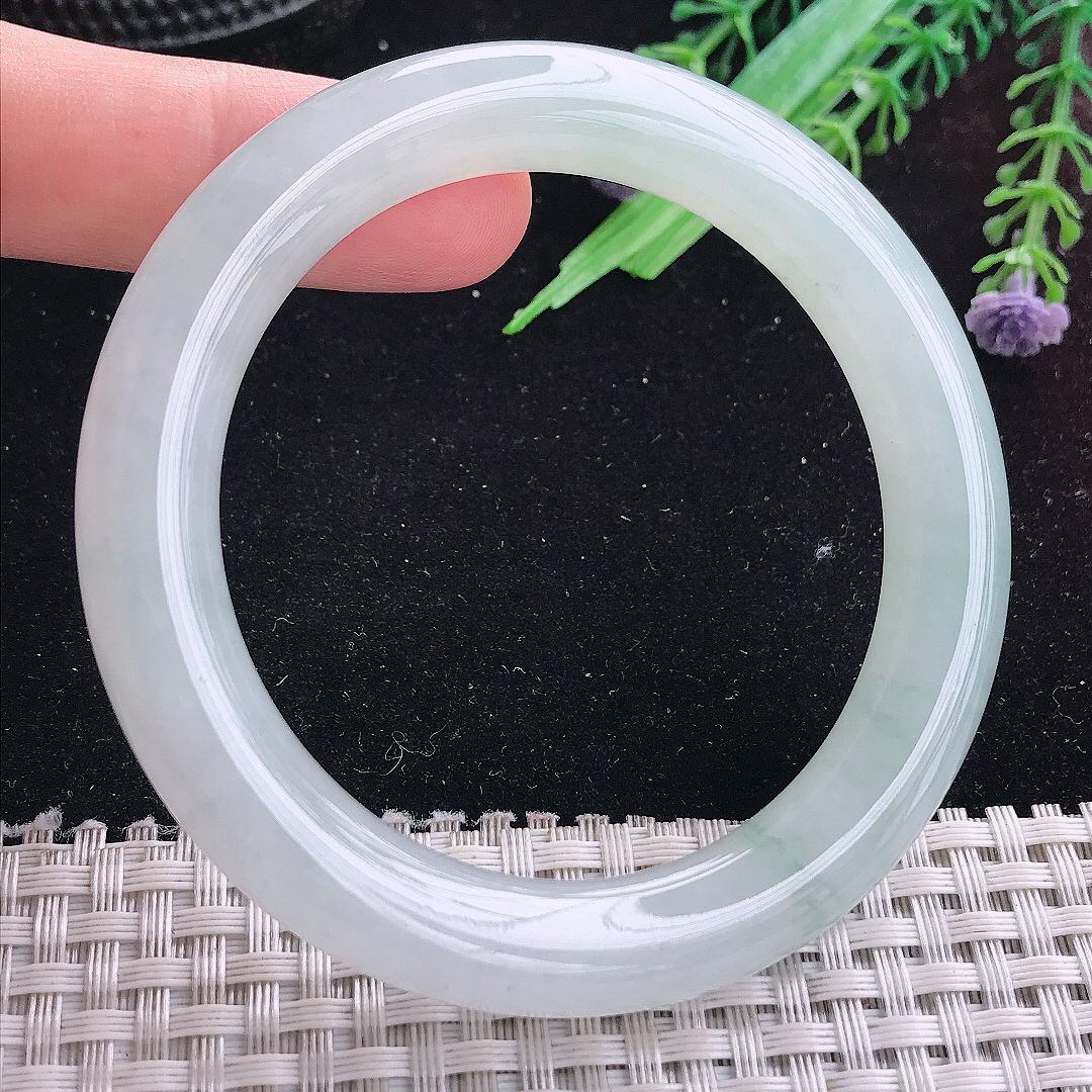 实拍A货翡翠55.5/10.3/10.2老坑冰透起胶冰飘花圆条手镯平安镯美人镯