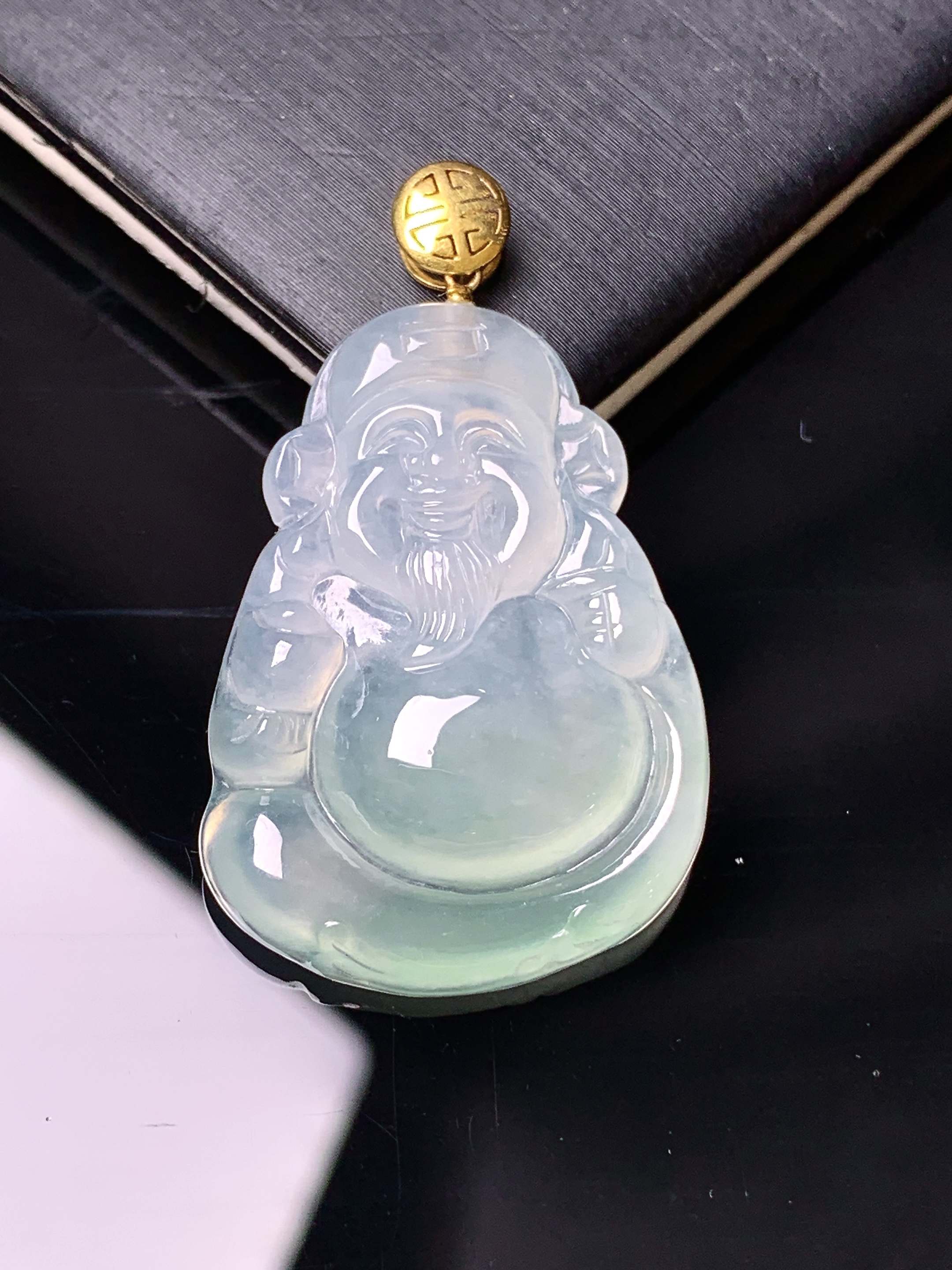 18k金镶嵌冰种财神吊坠 玉质细腻 色泽艳丽清新 整体尺寸37.3*22*5 m1