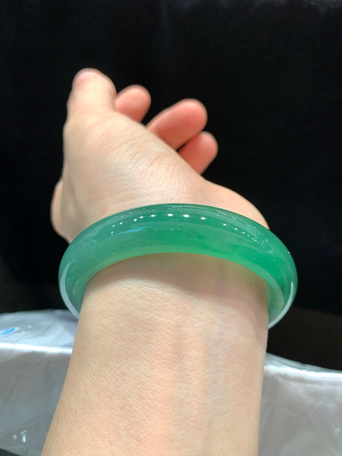 尺寸53.3/12.6/7.5，晴绿手镯
水润细腻 清新甜美