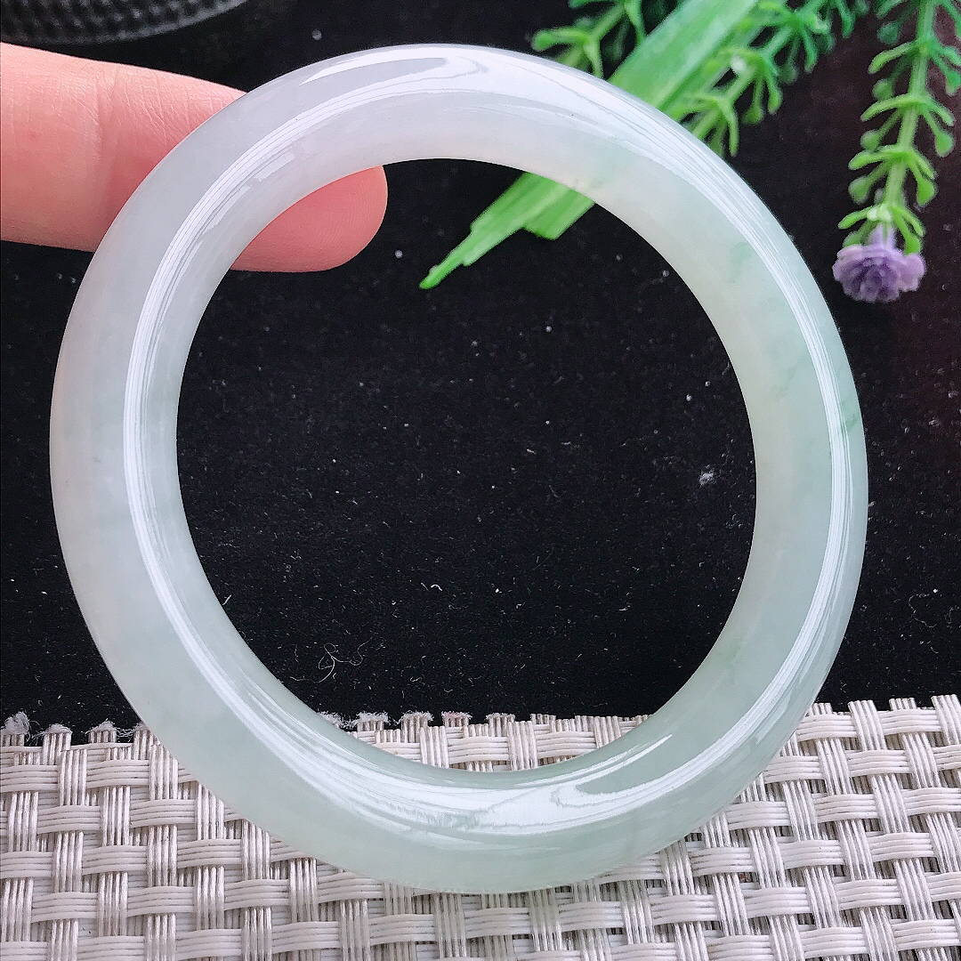 实拍A货翡翠55.5/10.3/10.2老坑冰透起胶冰飘花圆条手镯平安镯美人镯