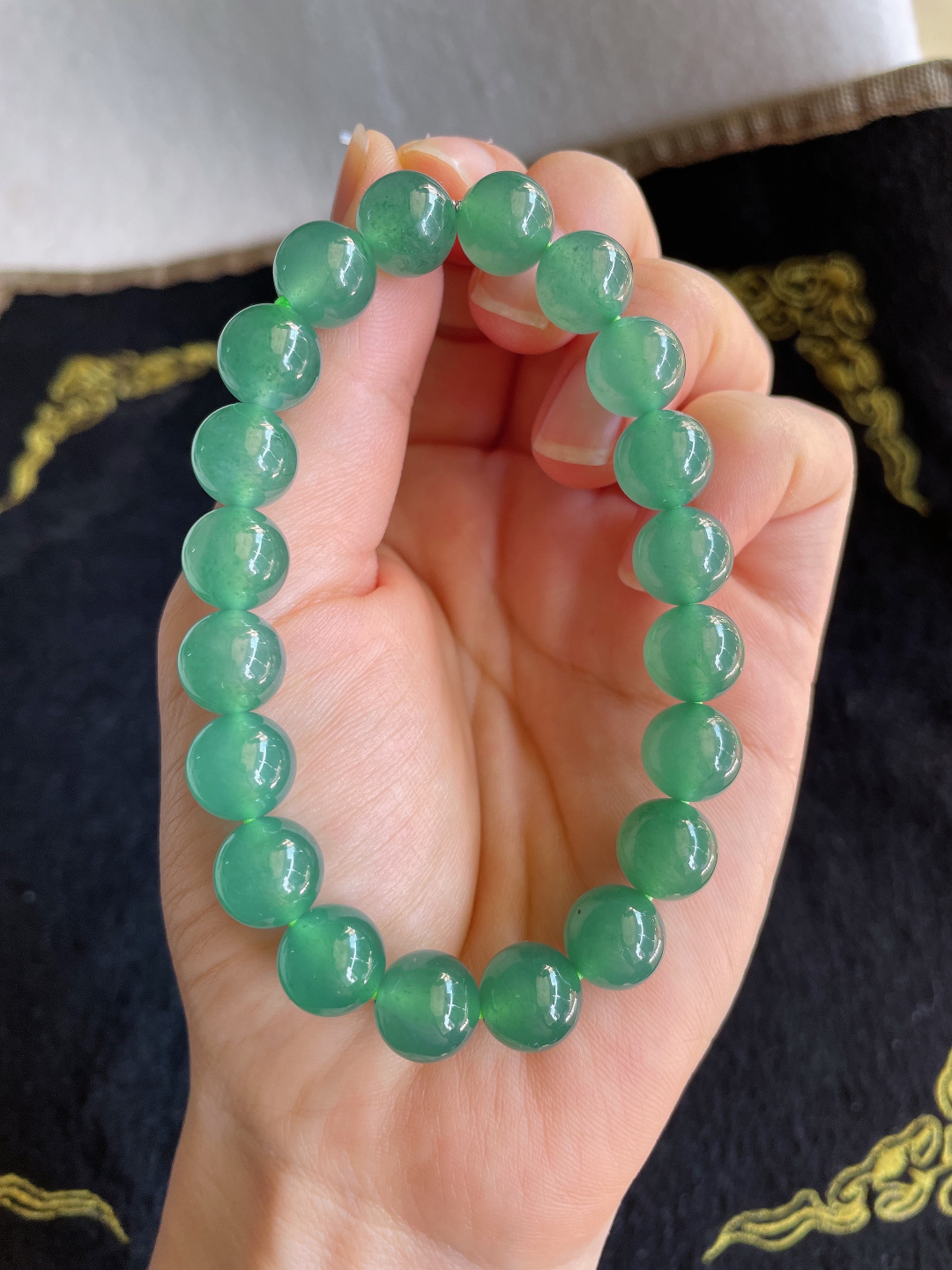 天然翡翠A货，冰蓝水手串，尺寸：9.8mm。【编3687】