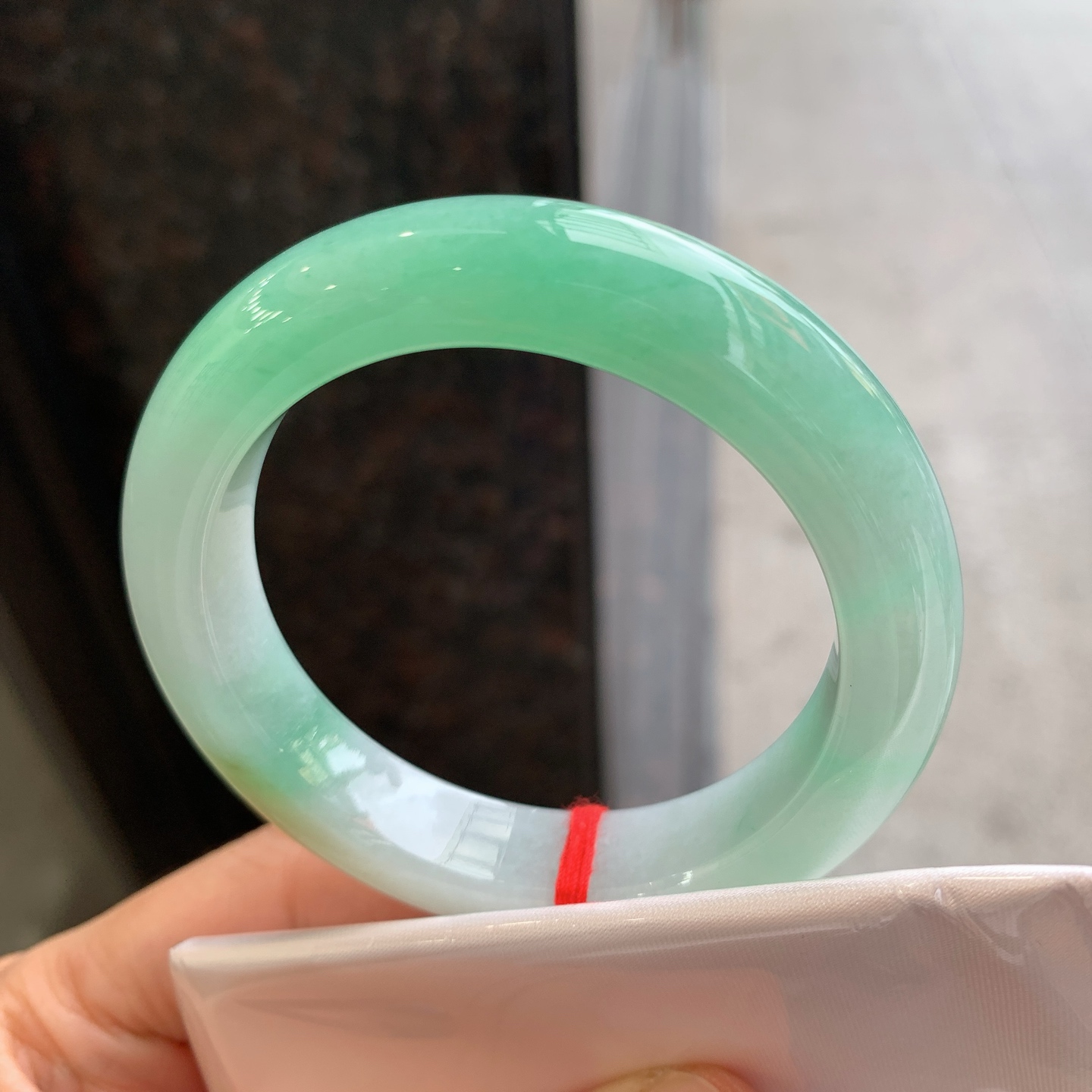 正圈飘绿带黄翡 无裂 尺寸：51/12/9 小圈口