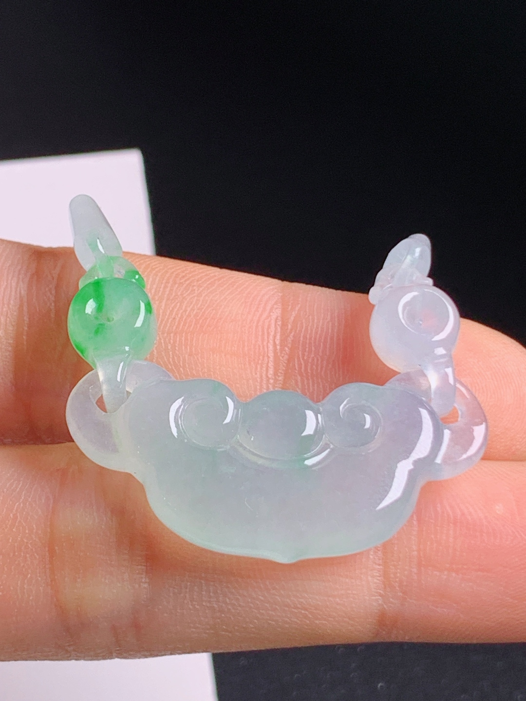 一体链，一体连环雕工细腻，冰润通透自带灵气 530704