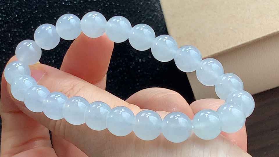 ️ 白冰手串，尺寸取一8.3mm，包A附证书
