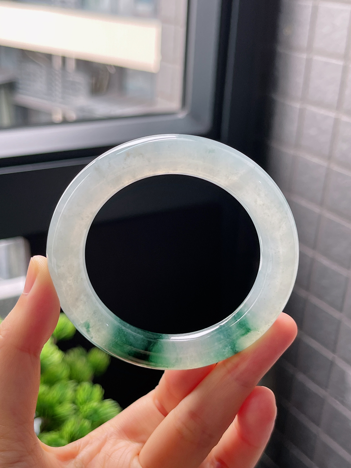 圈口5.5，冰种飘花翡翠圆条翡翠手镯