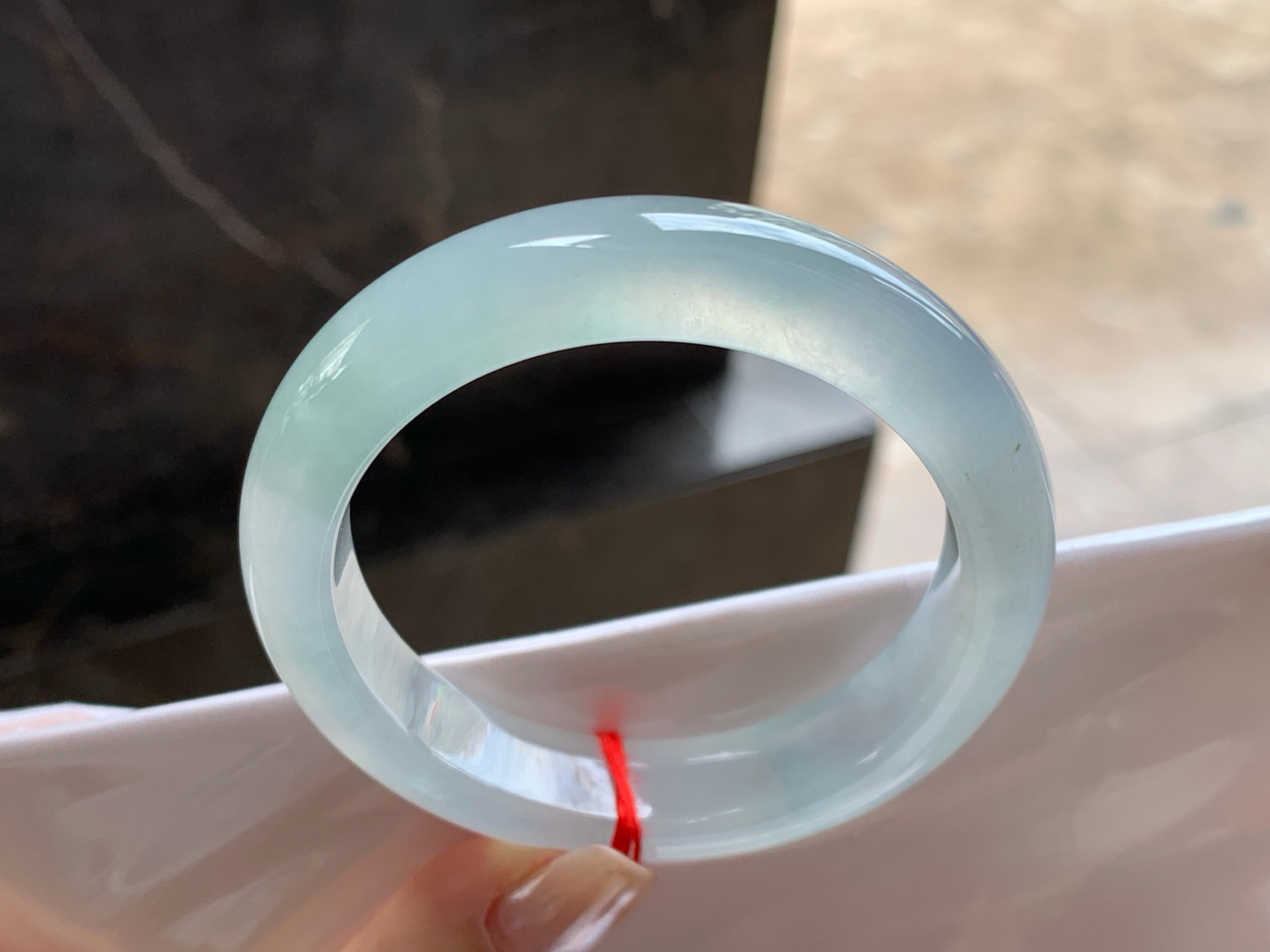 52-12.3-8.7
冰种手镯^_^冰味十足 很耐看上手漂亮