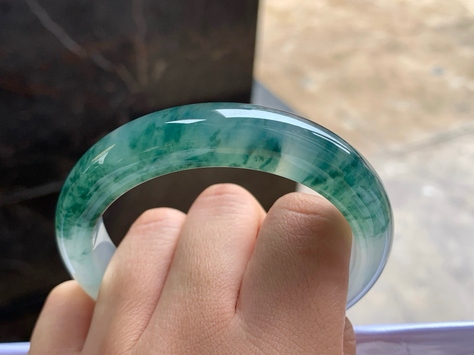 56.5-13-8.8
冰蓝花手镯^_^飘花浓郁