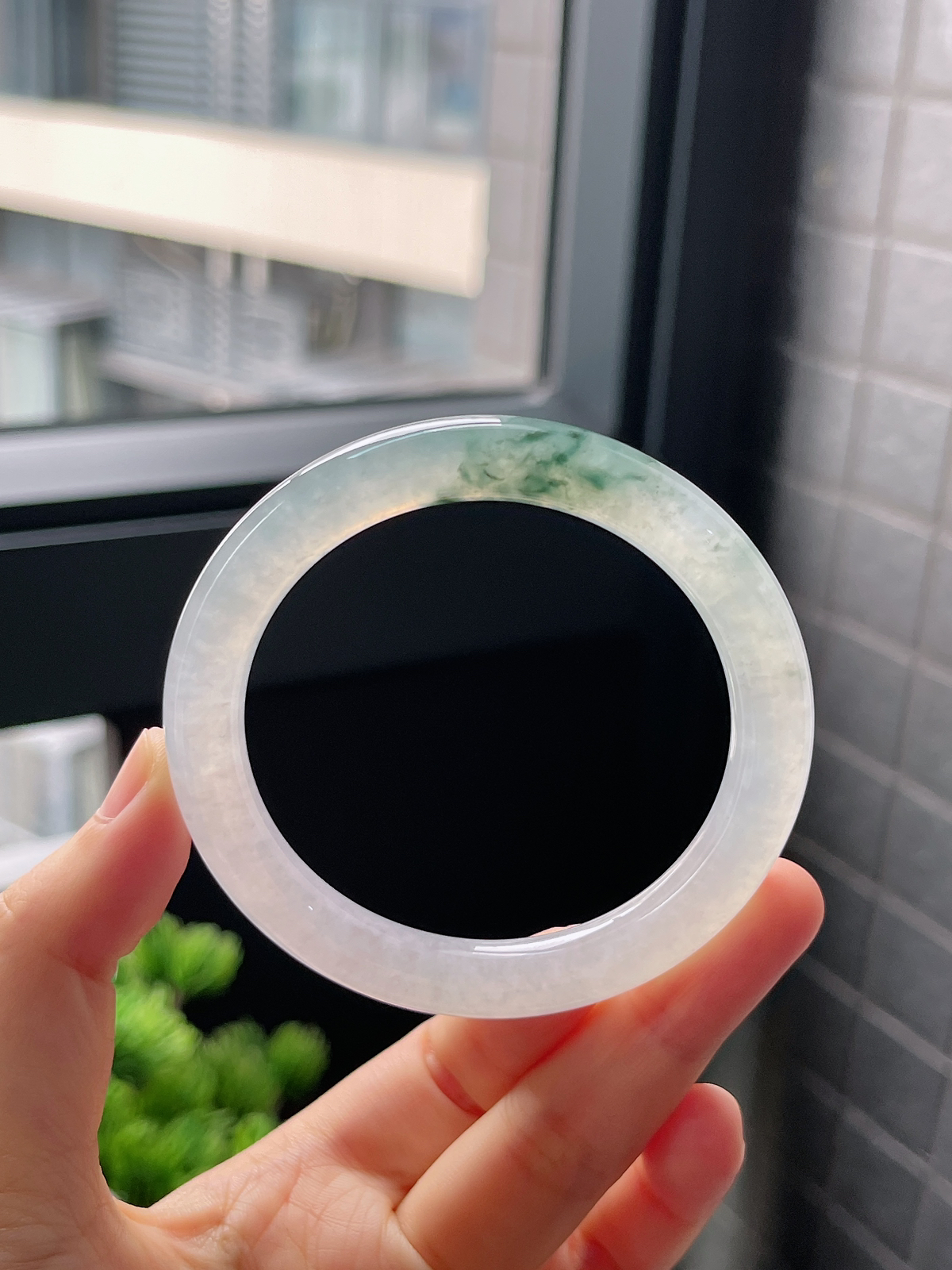 圈口53.2，冰糯种翡翠飘花圆条手镯