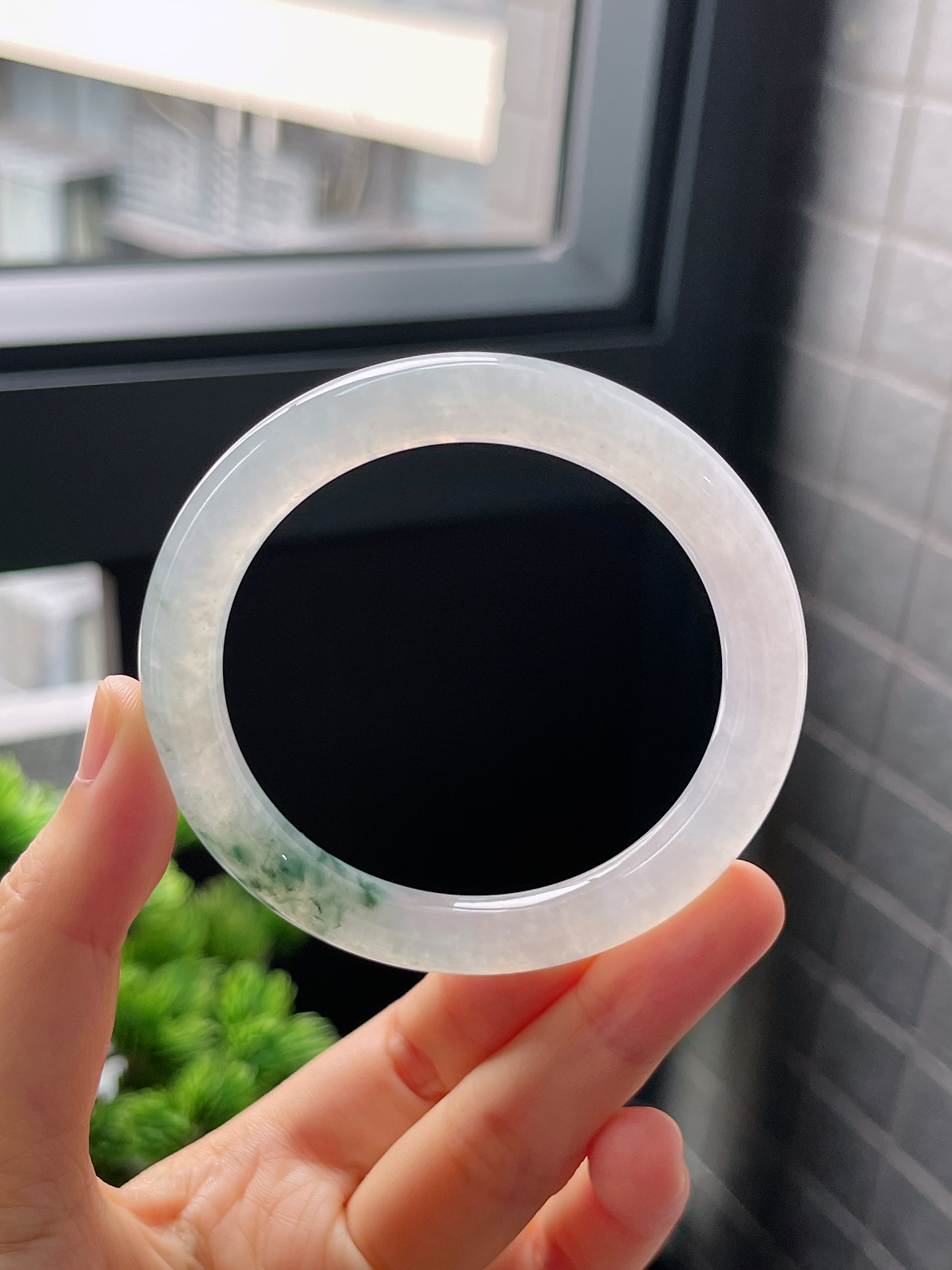 圈口53.2，冰糯种翡翠飘花圆条手镯