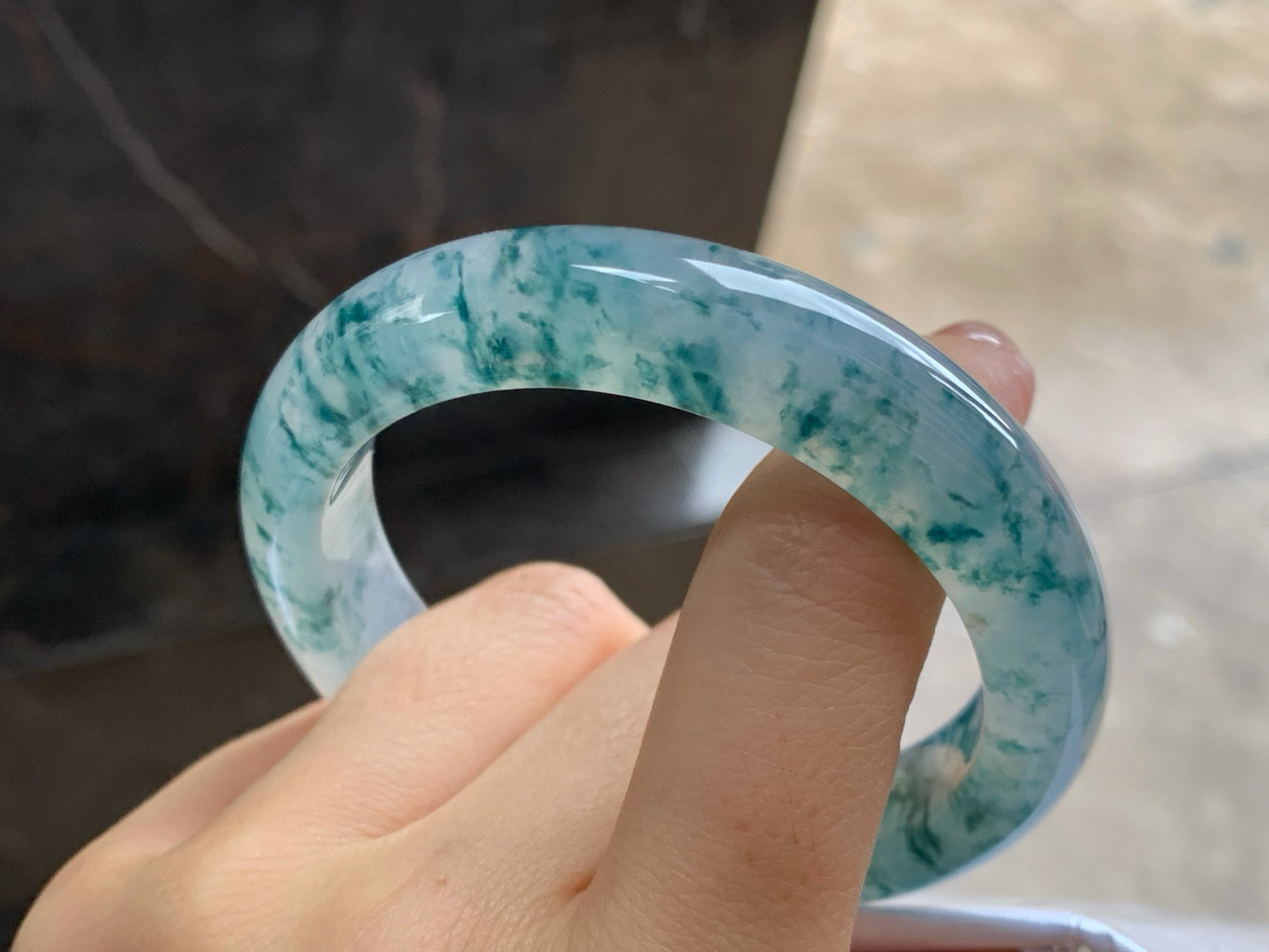 54.5-12.5-8.8
冰种飘花手镯^_^种水好 飘花浓郁漂亮