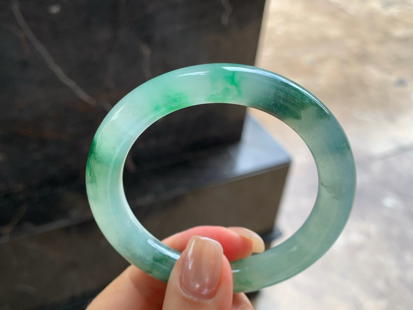 53-9.7
冰种飘绿花圆条手镯^_^种水好