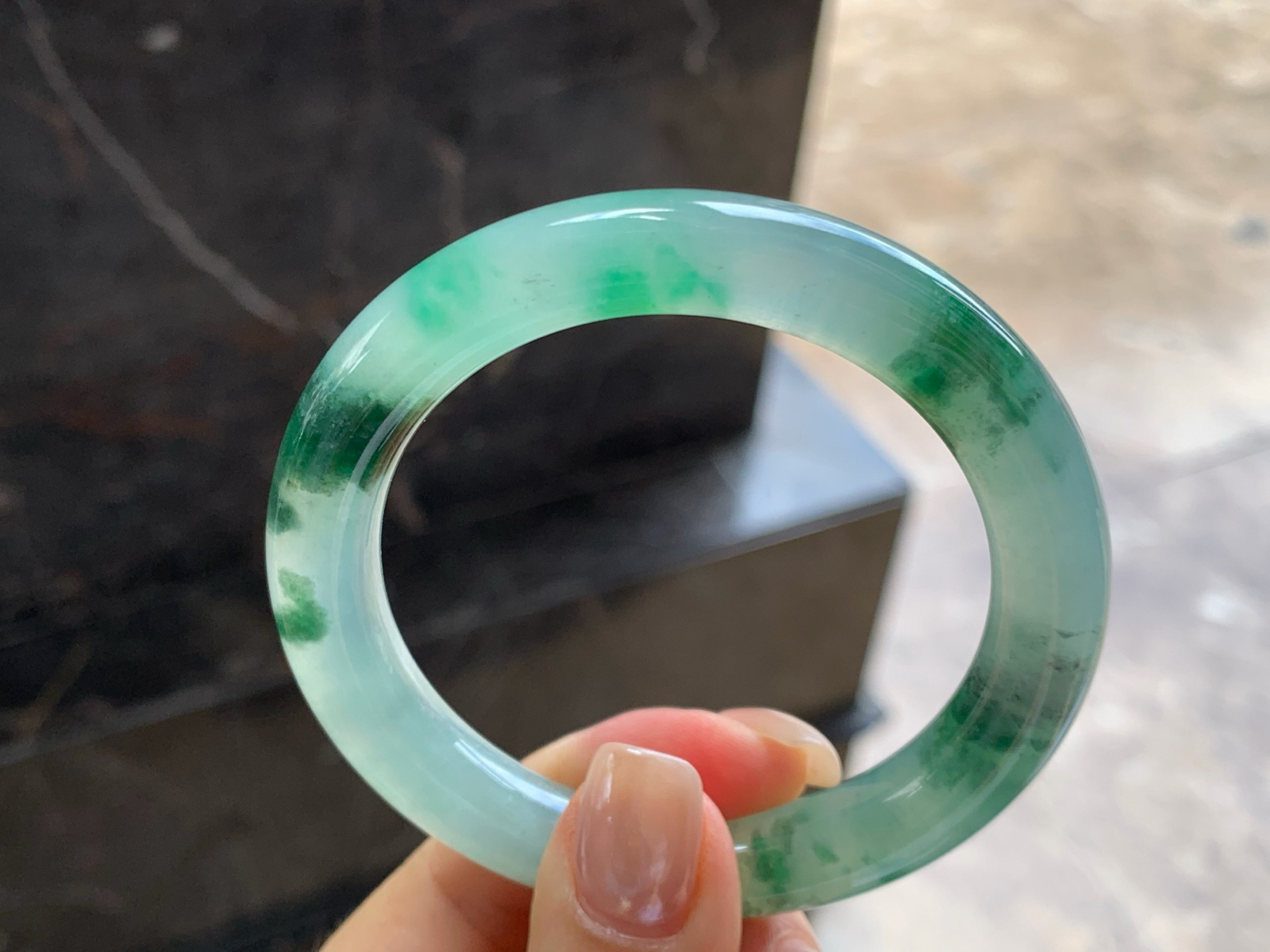 53-9.7
冰种飘绿花圆条手镯^_^种水好