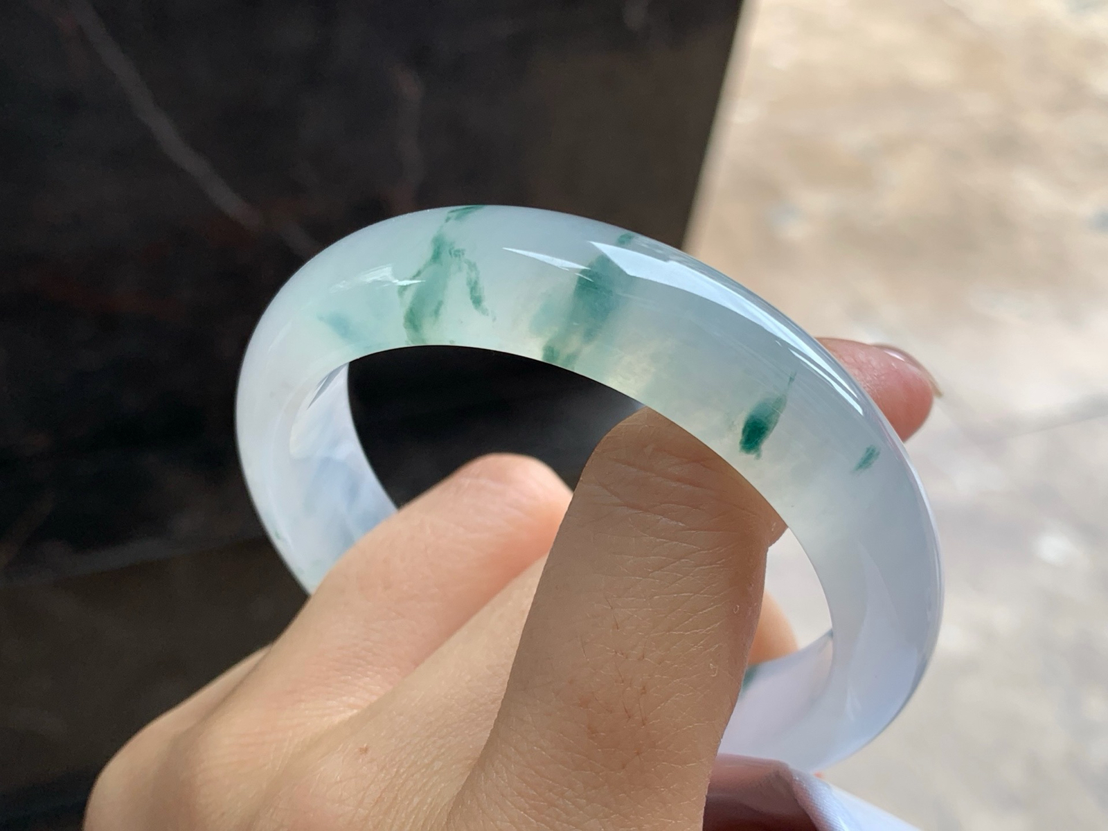 55-13.4-8.1
冰种飘花手镯^_^冰味十足～飘花点缀