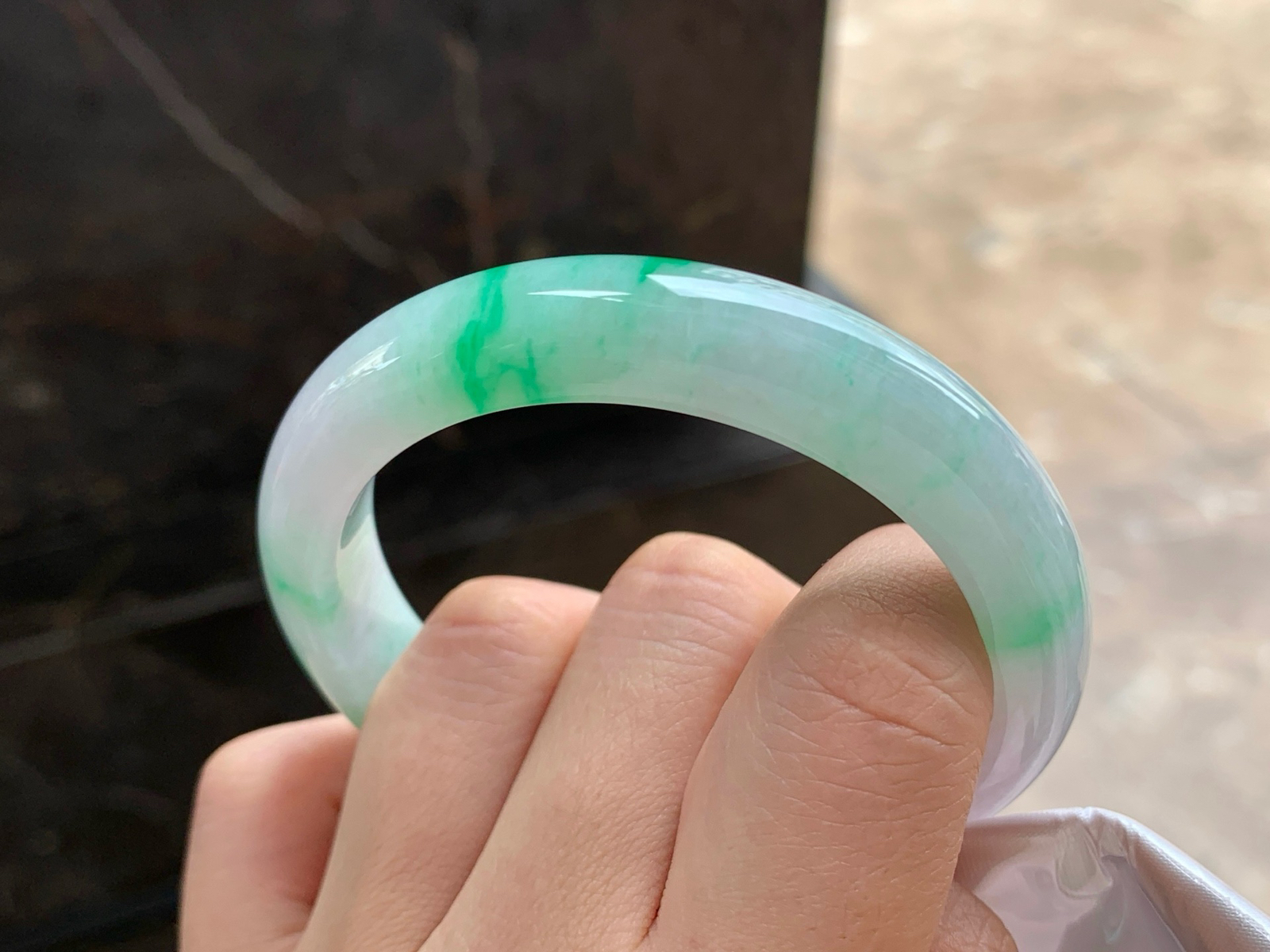 54.5-11.5-8.6
飘绿手镯^_^色阳
