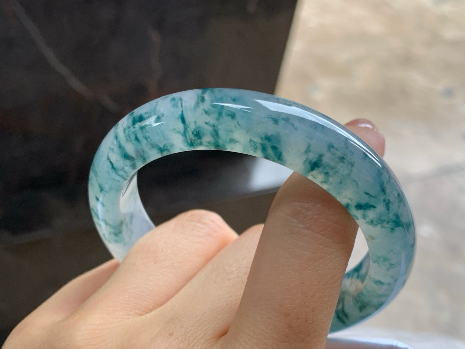 54.5-12.5-8.8
冰种飘花手镯^_^种水好 飘花浓郁漂亮