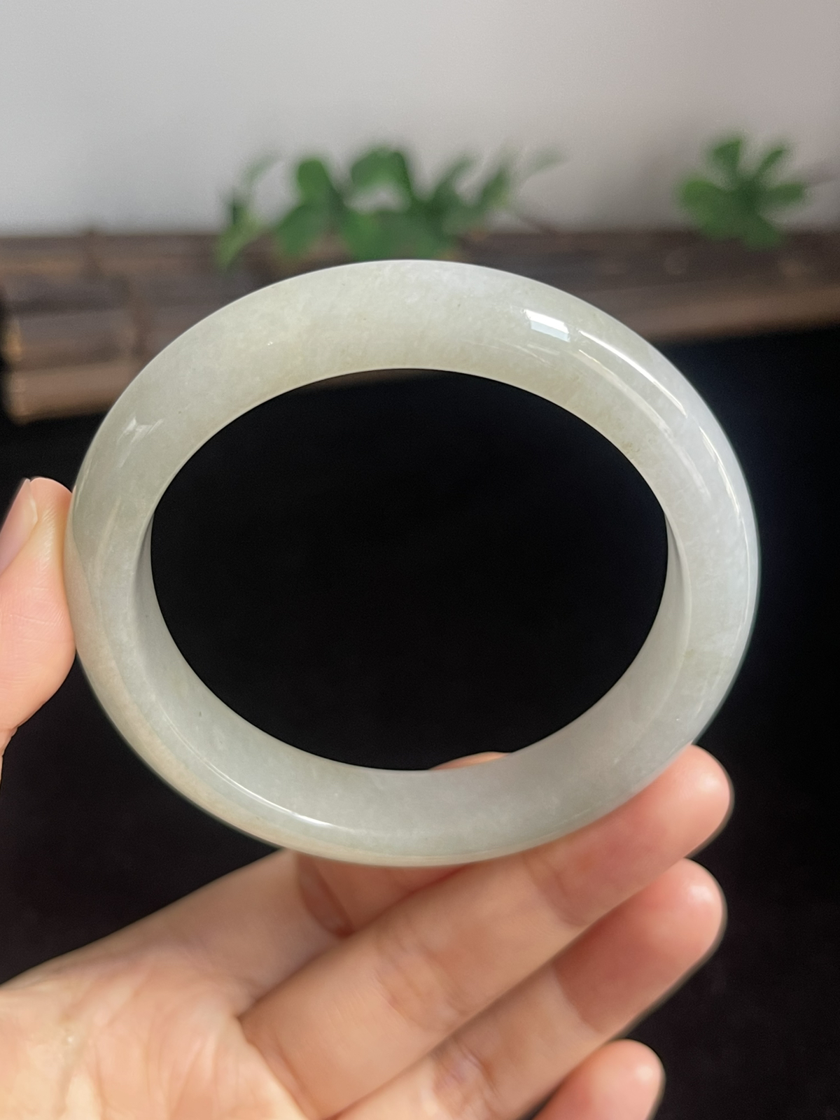 正圈55.7圈口，翡翠冰糯种黄色手镯