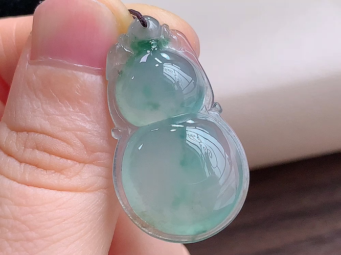 ️ 葫芦，尺寸31.2-18.2-6.1mm，包A附证书