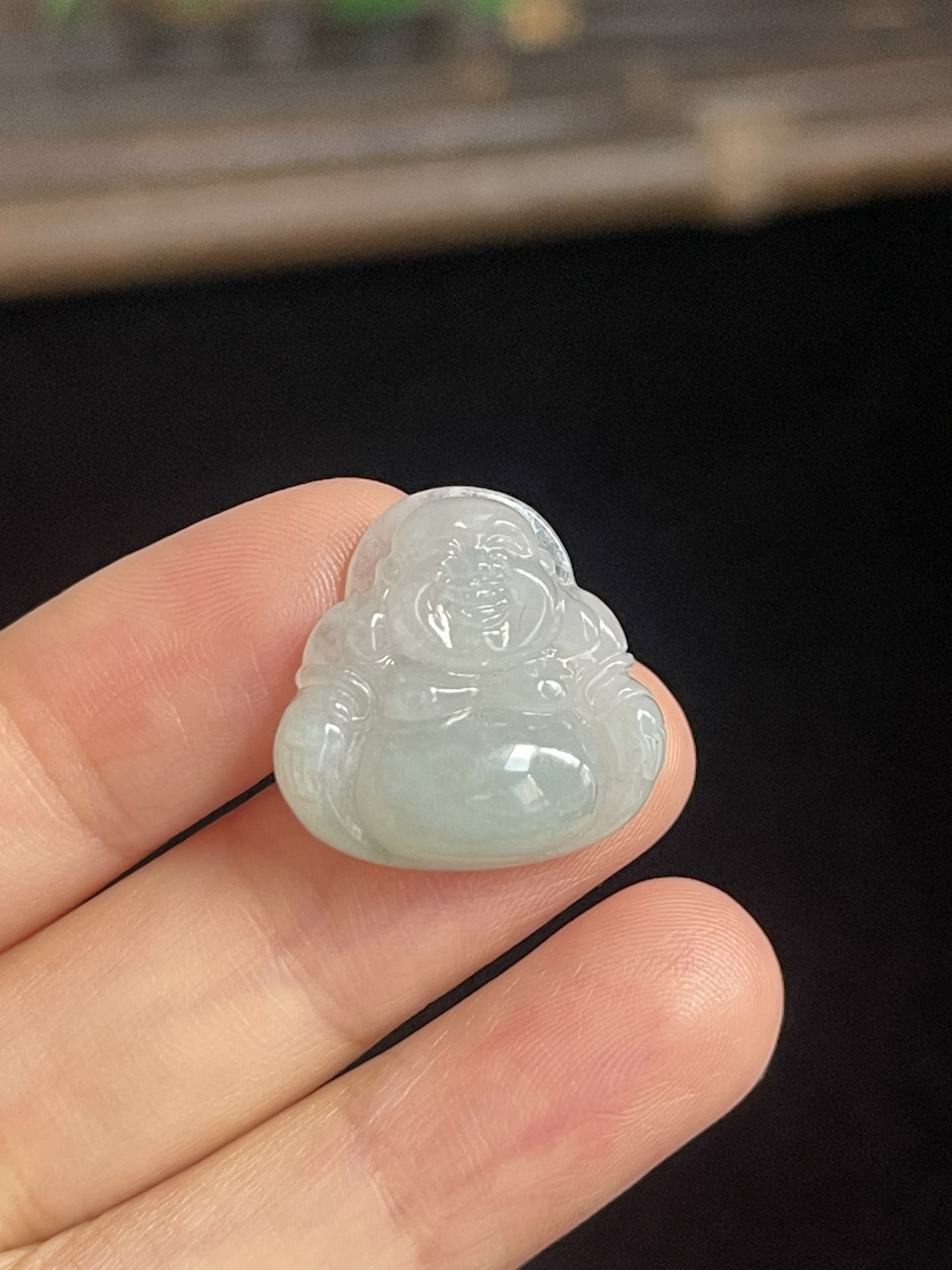 翡翠糯化种白色吊坠