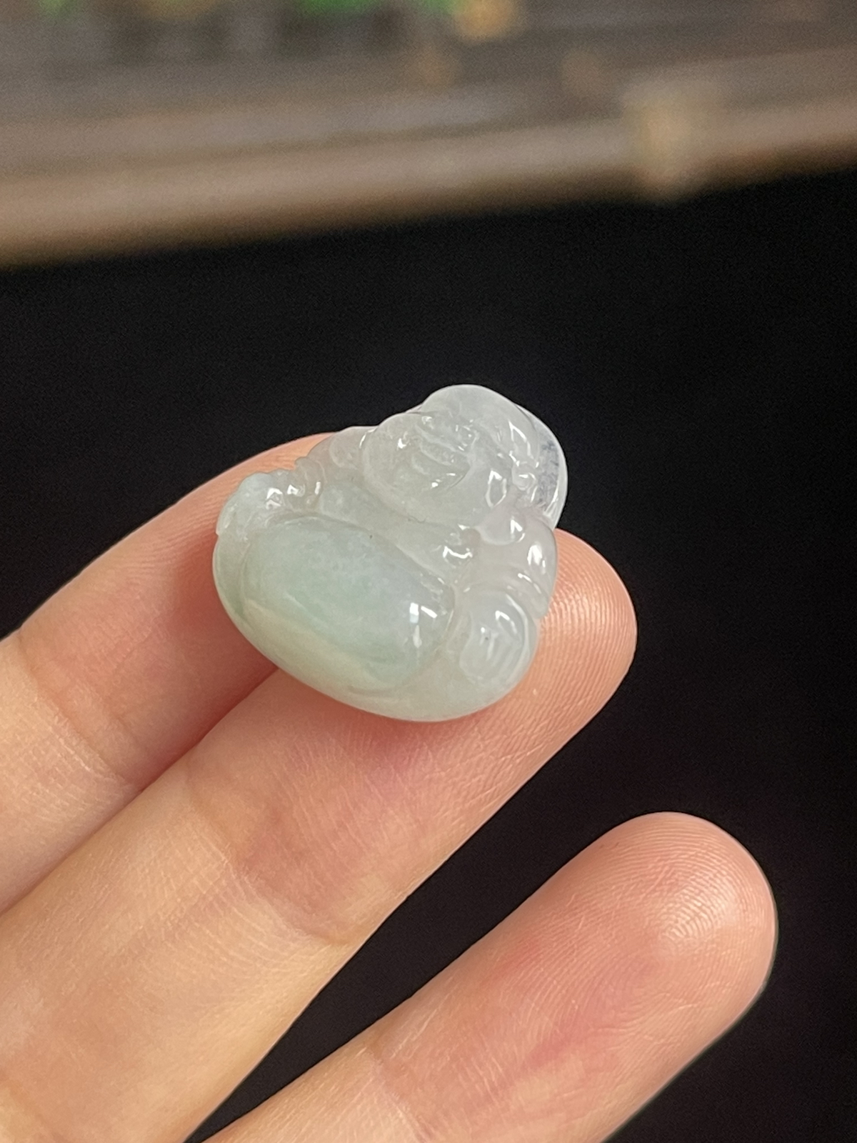 翡翠糯化种白色吊坠