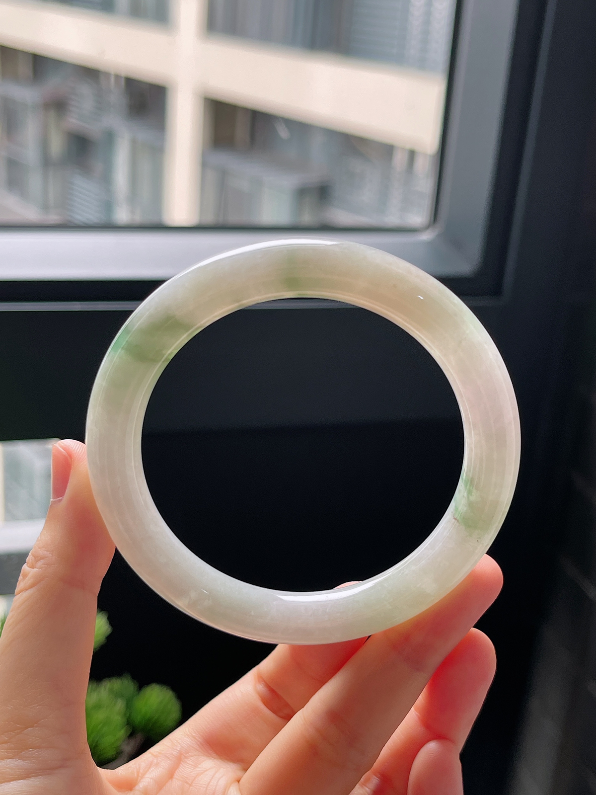 圈口58.7，细糯化种飘花翡翠圆条手镯
