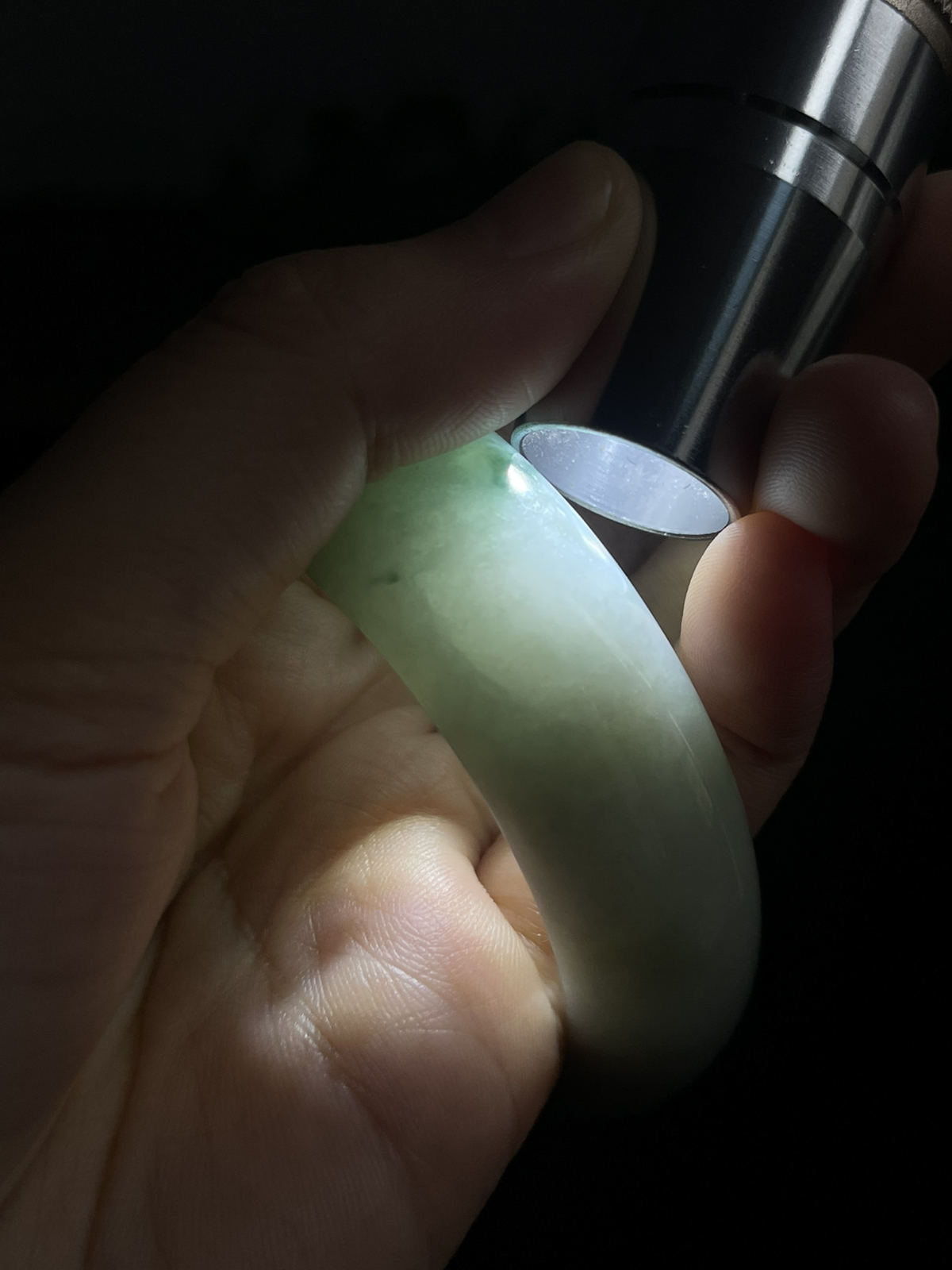 正圈54.8圈口，翡翠糯化种飘绿手镯