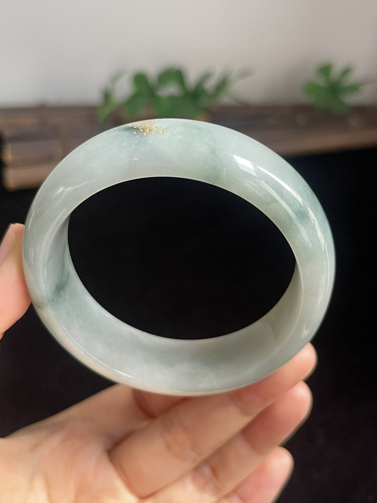 正圈54.8圈口，翡翠糯化种飘绿手镯