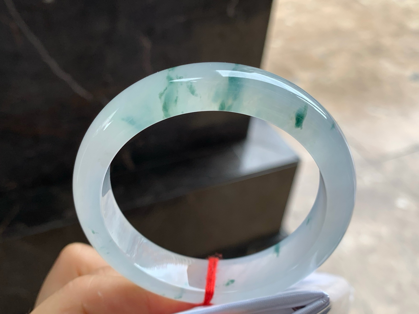 55-13.4-8.1
冰种飘花手镯^_^冰味十足～飘花点缀