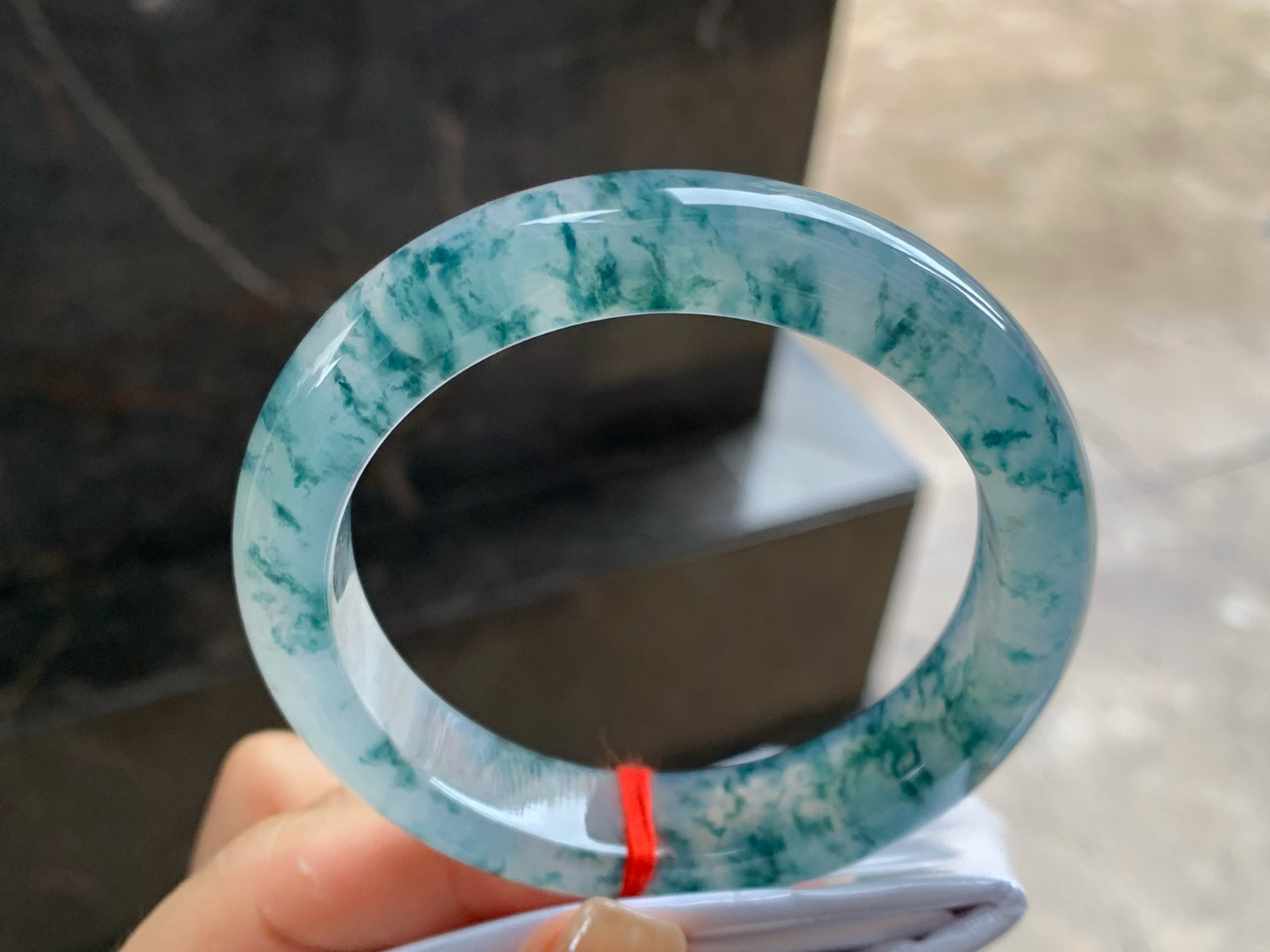 54.5-12.5-8.8
冰种飘花手镯^_^种水好 飘花浓郁漂亮
